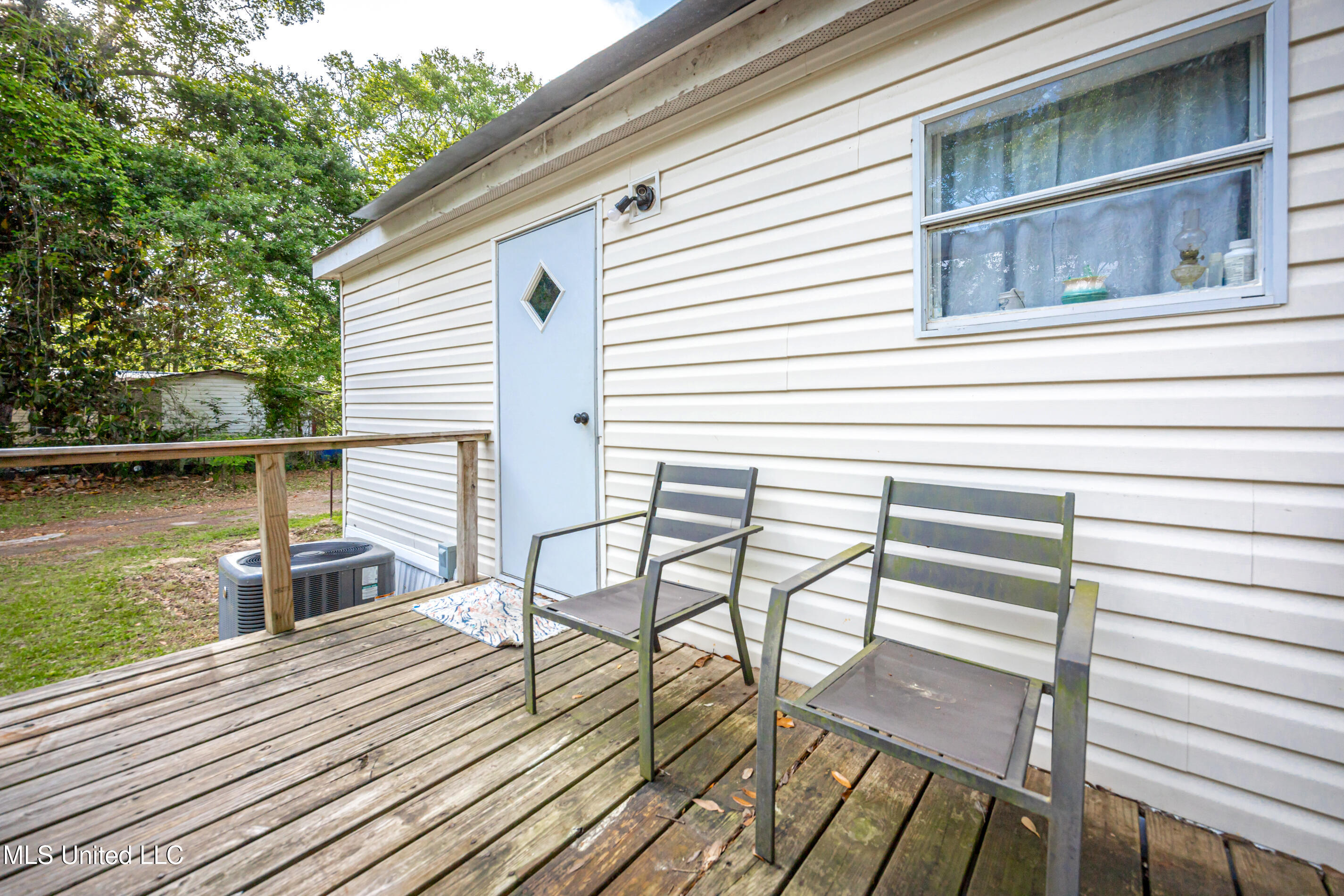 8708 Maple Avenue Property Photo 29