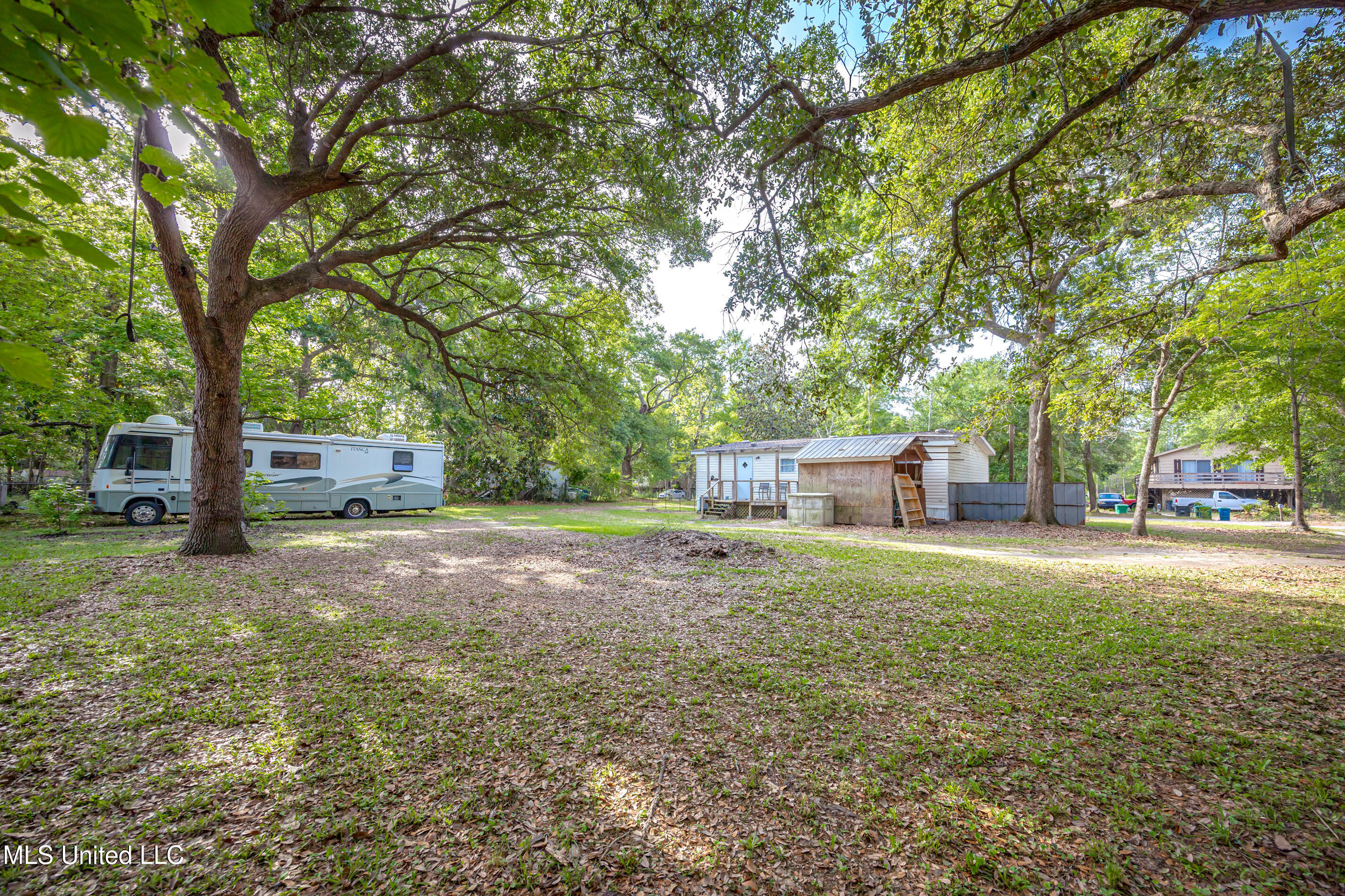 8708 Maple Avenue Property Photo 32