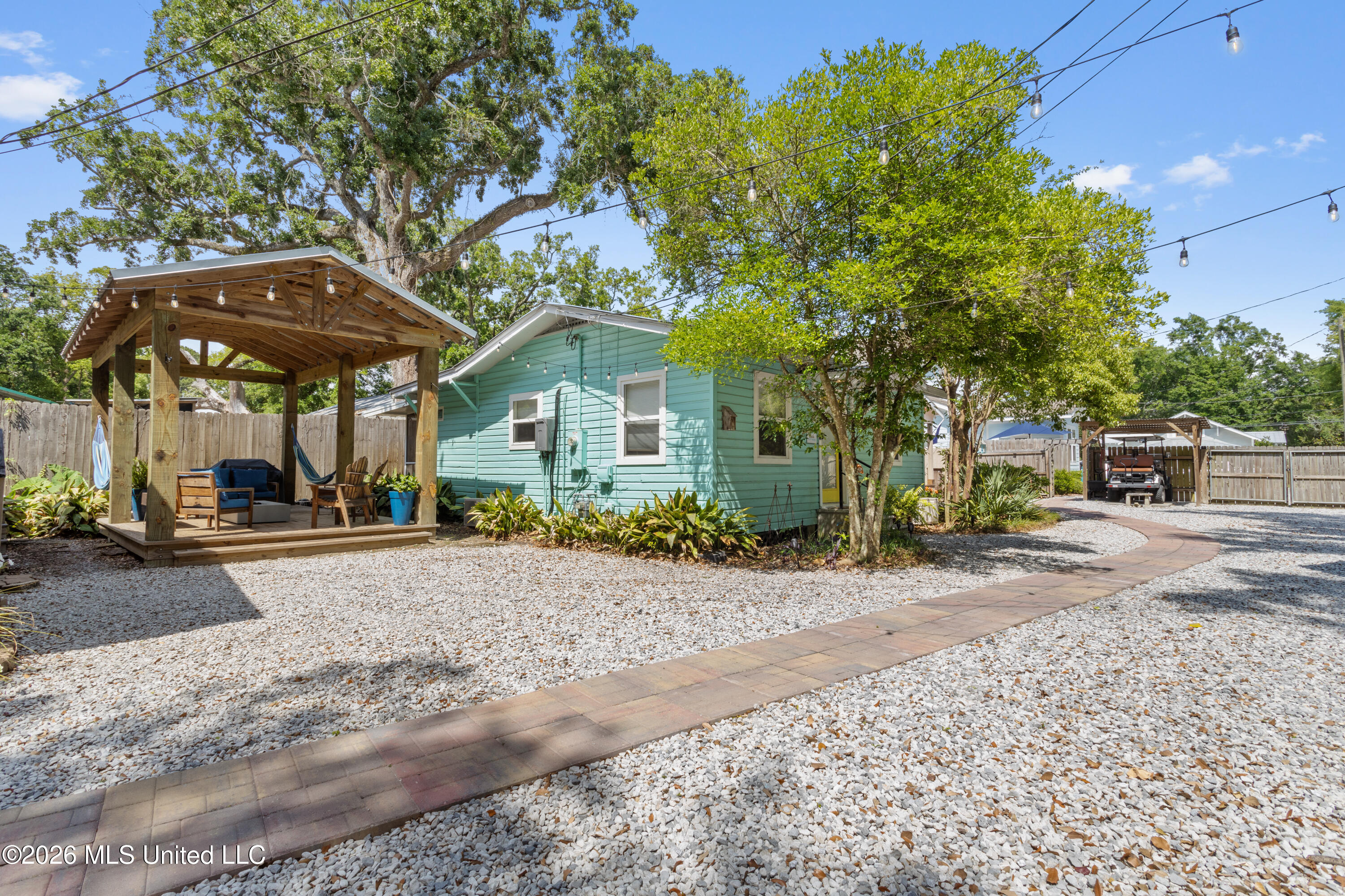 207 Dewey Avenue Property Photo 6