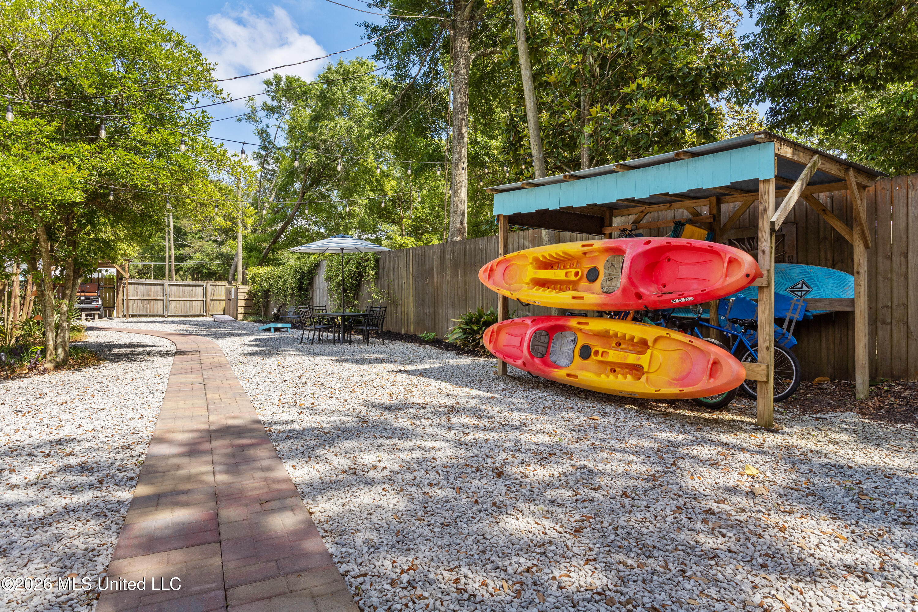 207 Dewey Avenue Property Photo 48
