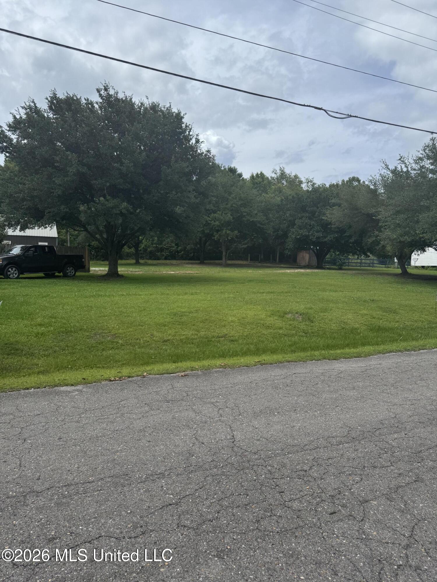 18571 Riverline Drive Property Photo 2