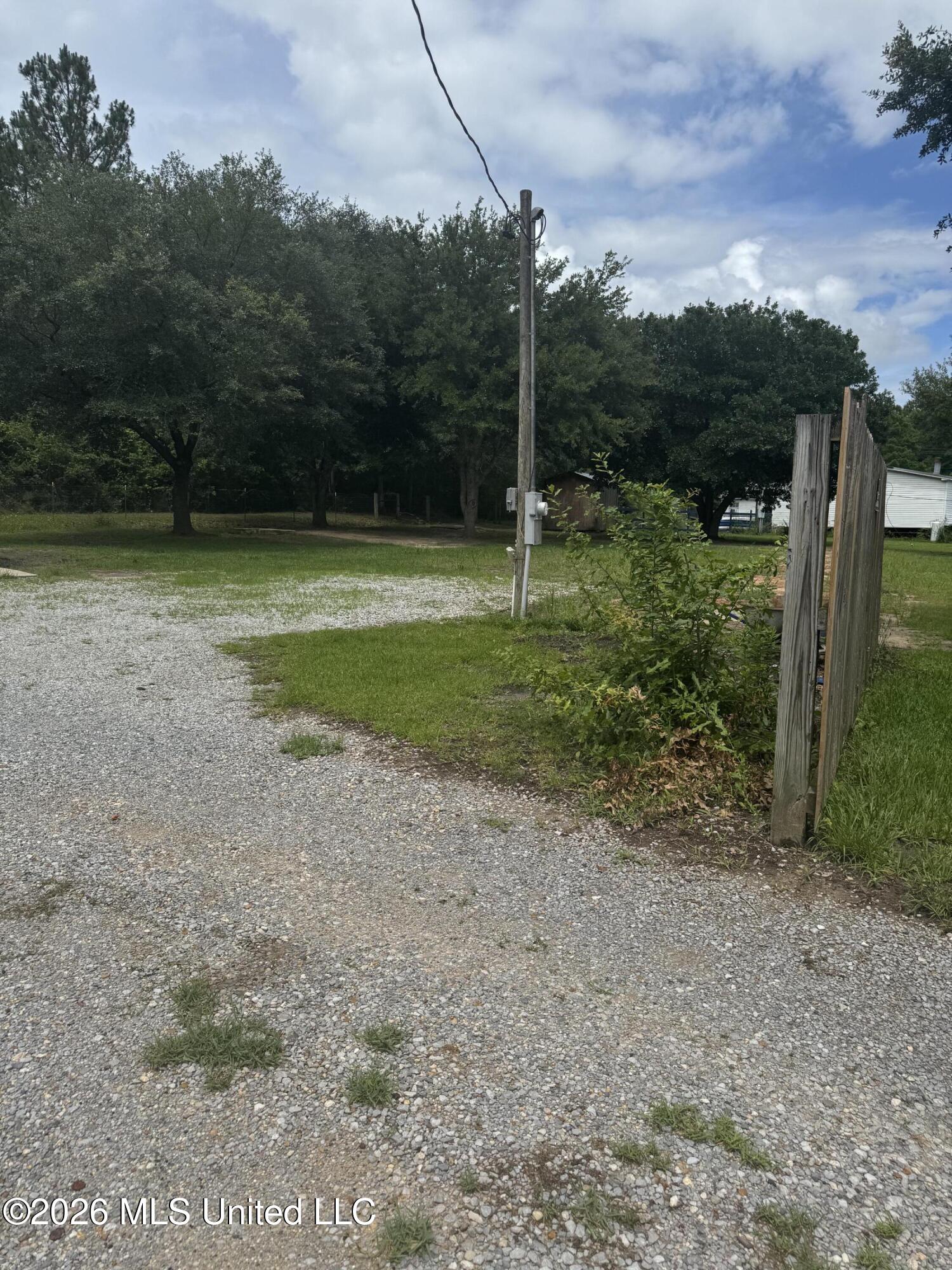 18571 Riverline Drive Property Photo 3