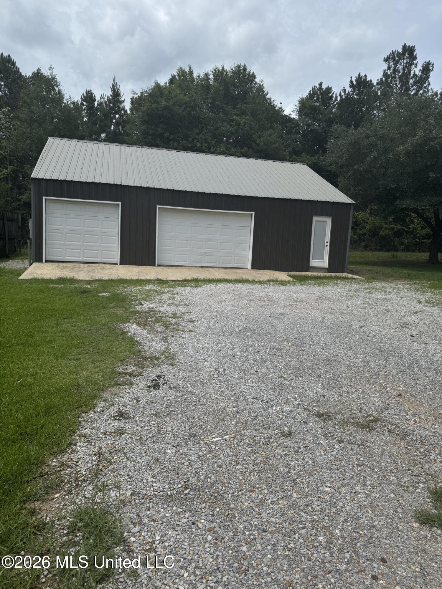 18571 Riverline Drive Property Photo 4