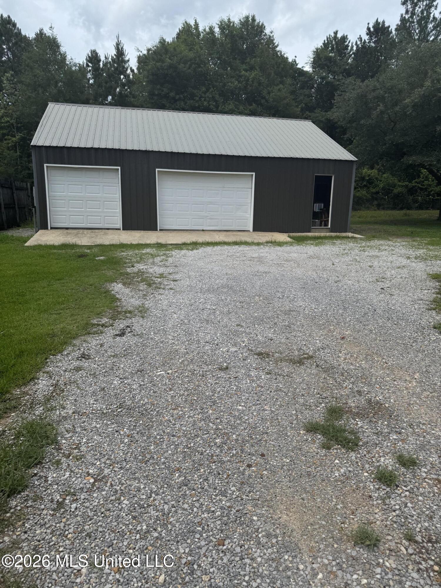 18571 Riverline Drive Property Photo 5