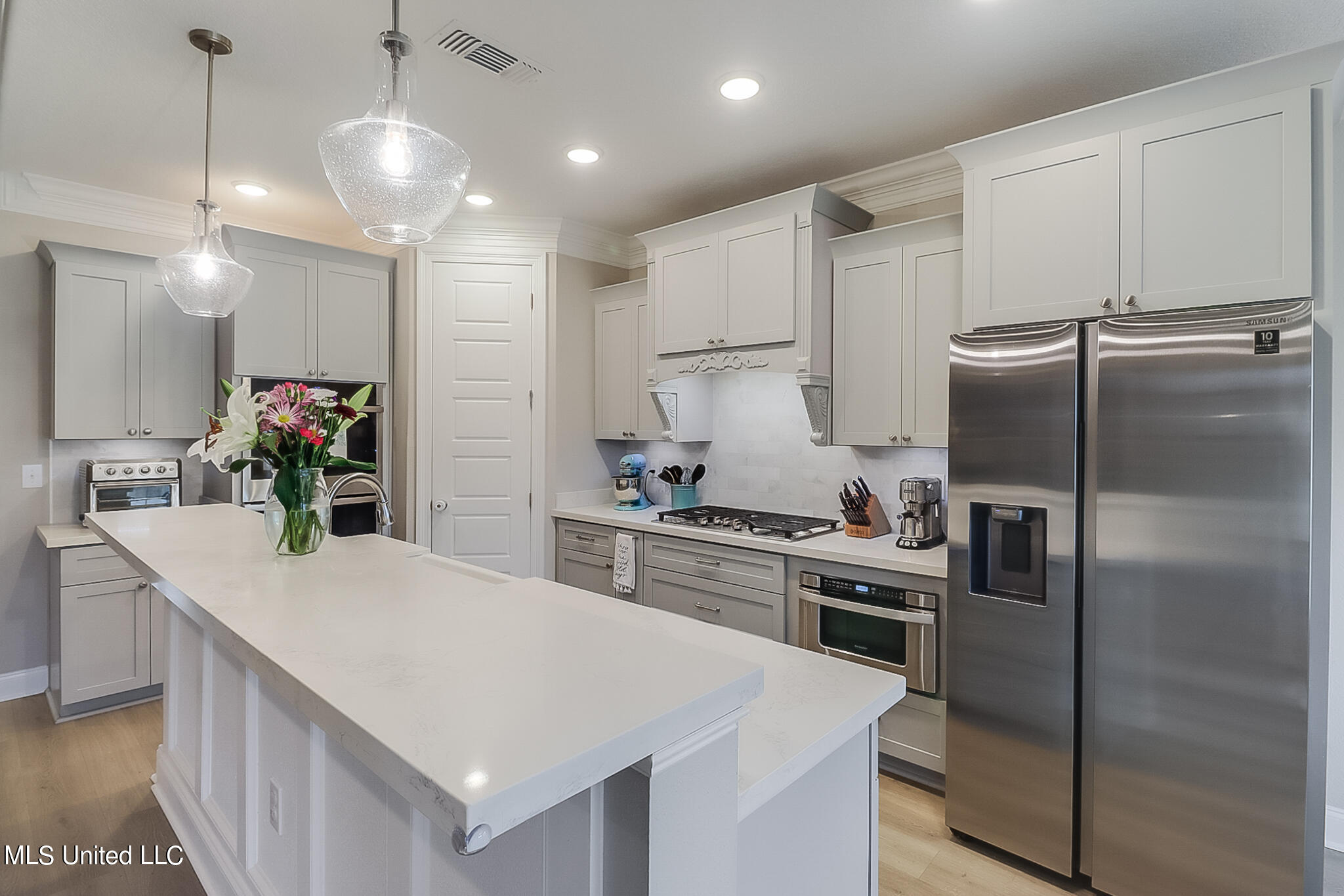 12537 Alphabet Road Property Photo 6