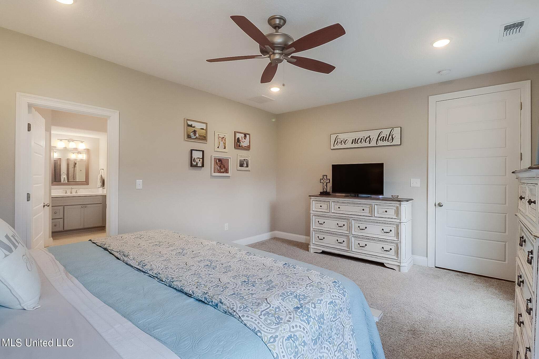 12537 Alphabet Road Property Photo 12