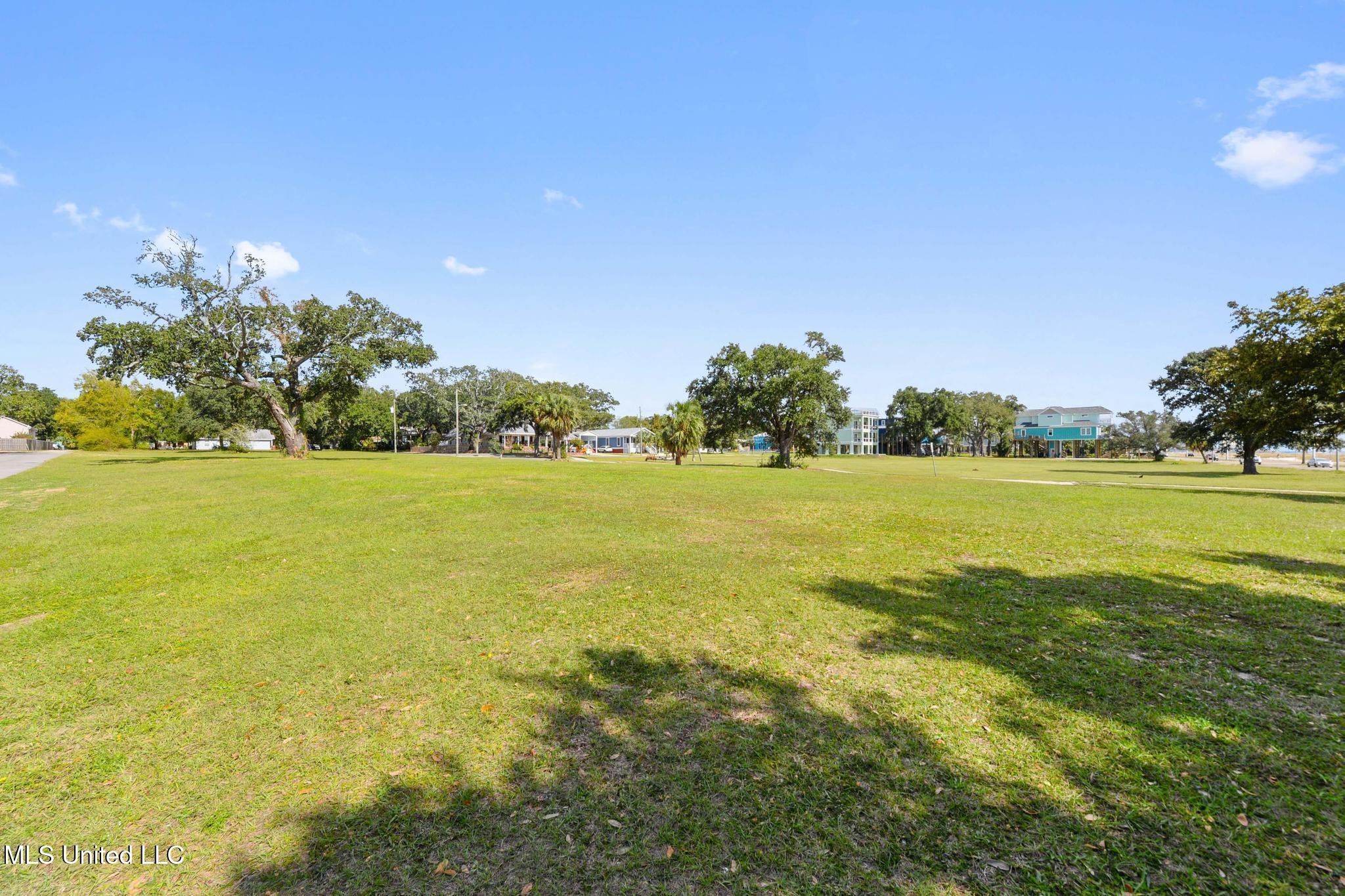 1552 Beach Boulevard Property Photo 2
