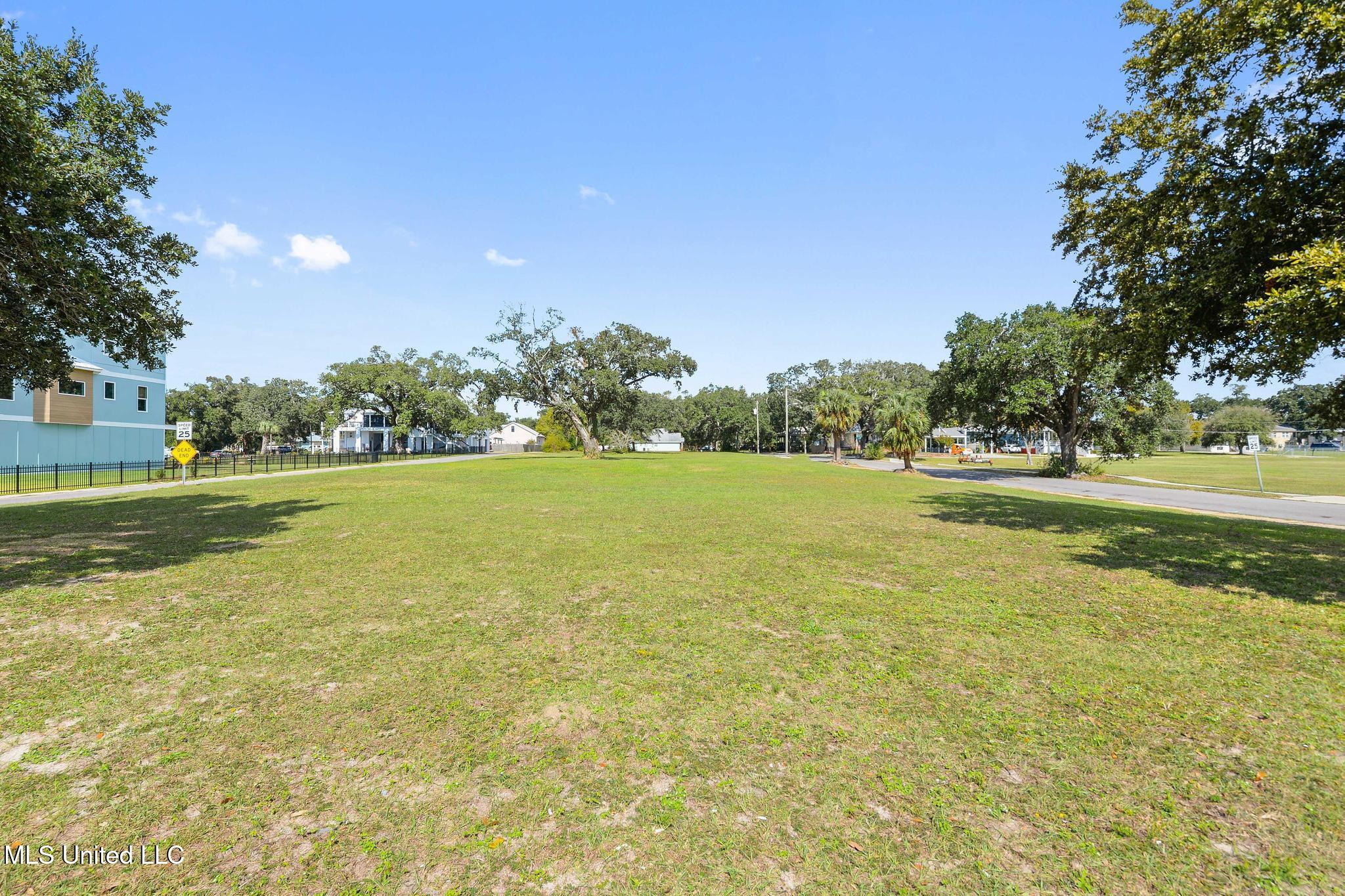 1552 Beach Boulevard Property Photo 3