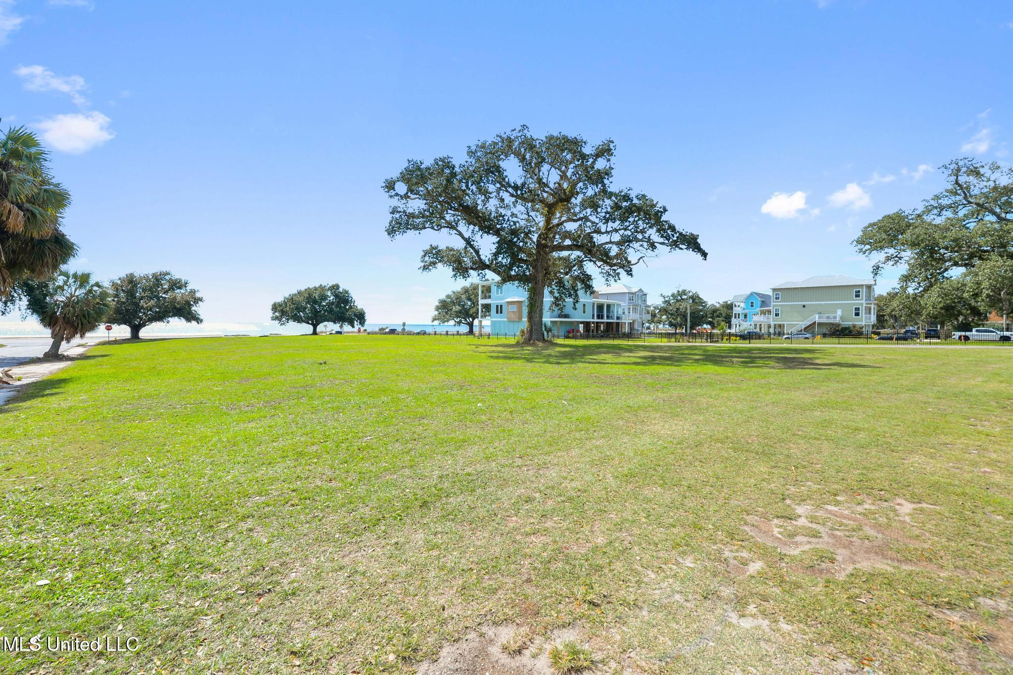 1552 Beach Boulevard Property Photo 7