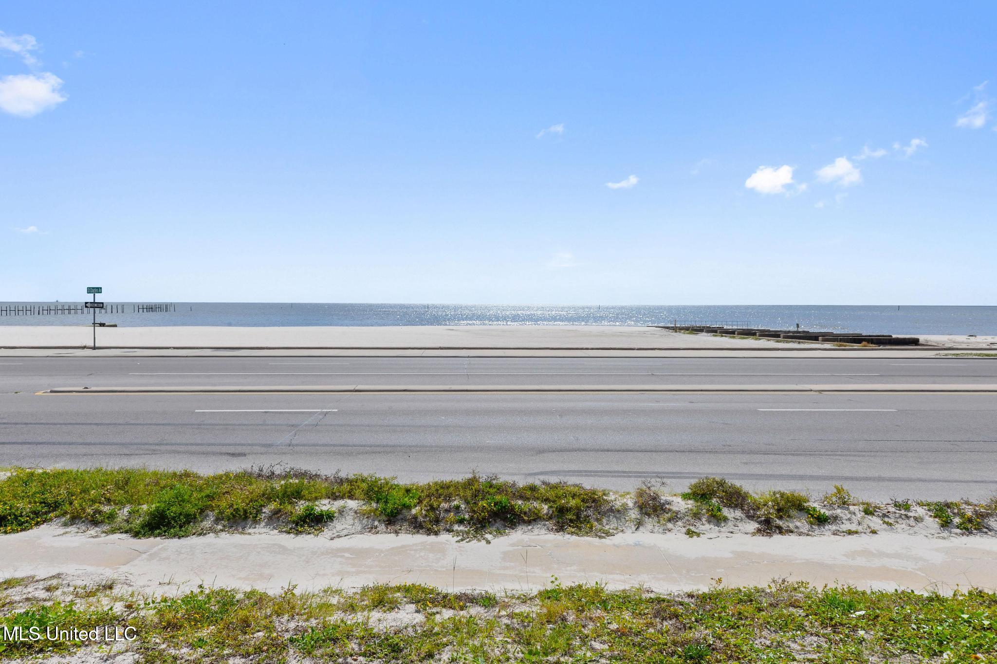 1552 Beach Boulevard Property Photo 8