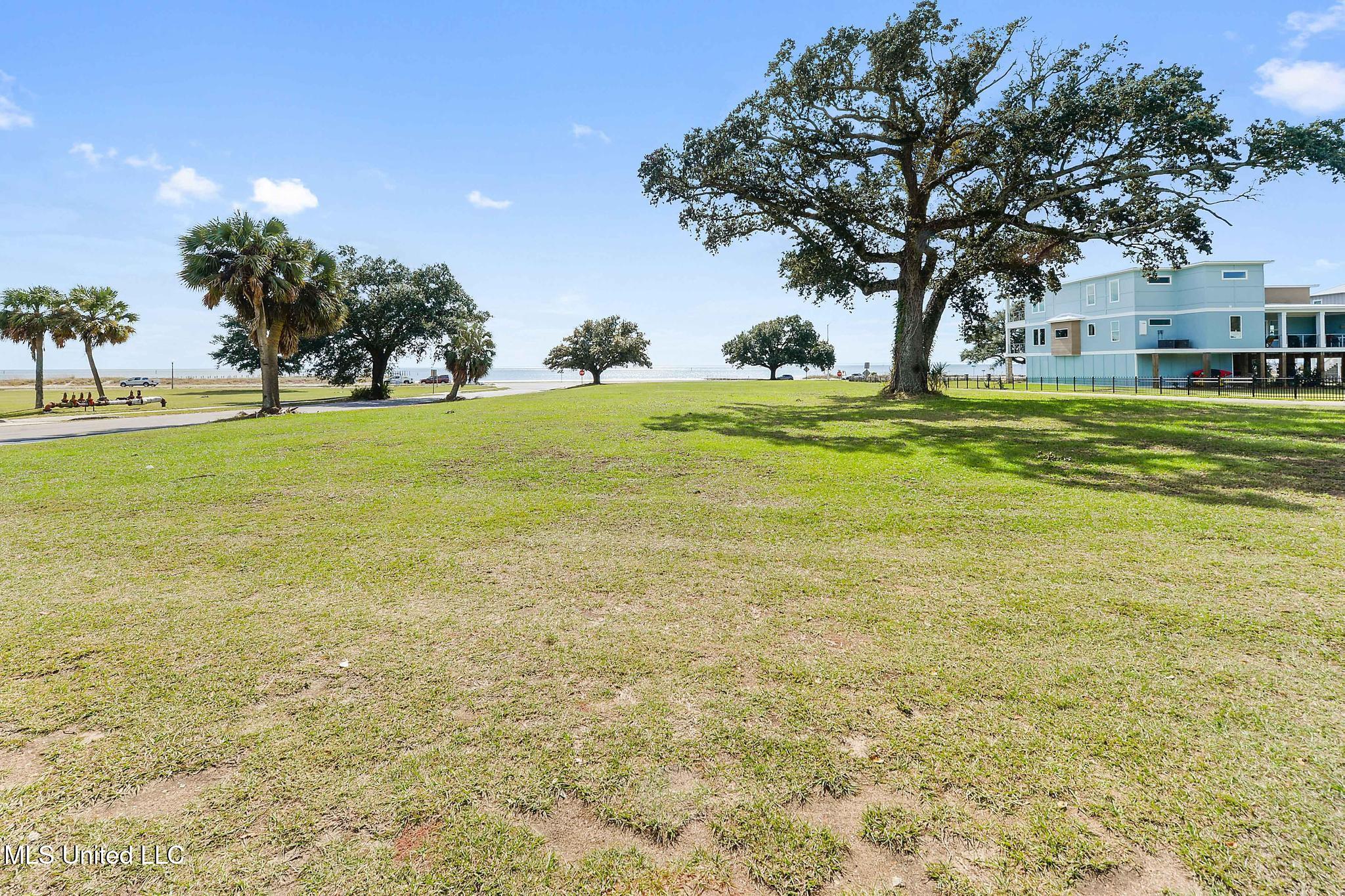 1552 Beach Boulevard Property Photo 9