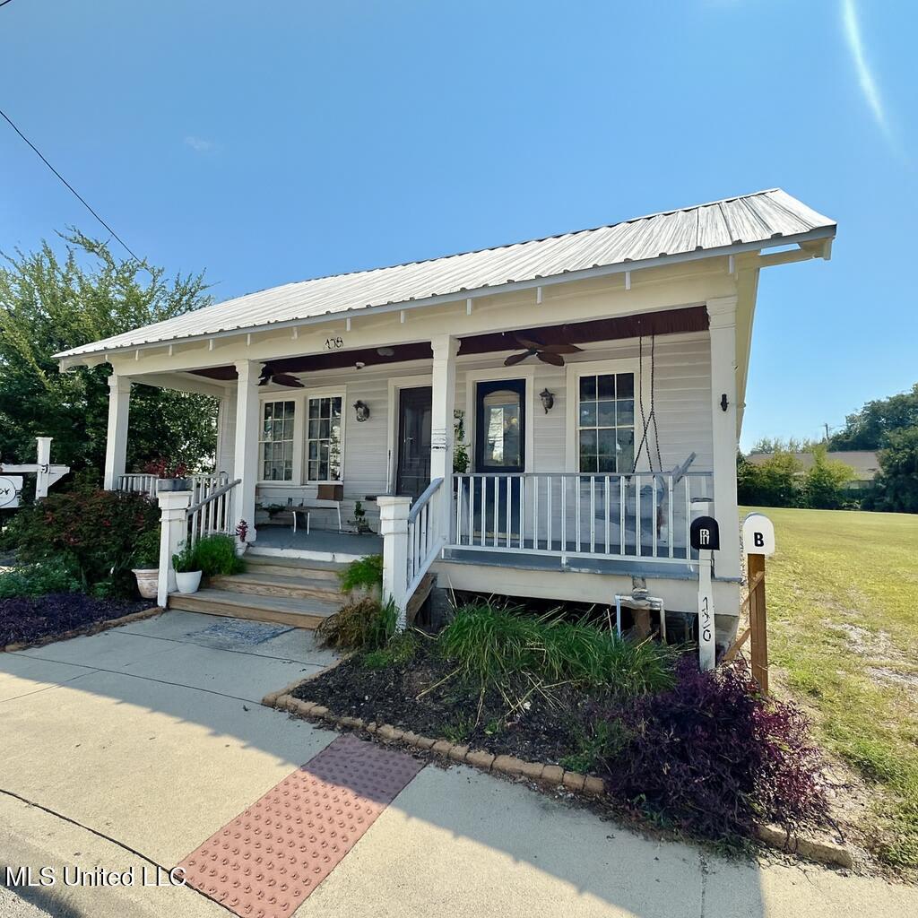 136 Main Street Property Photo 4