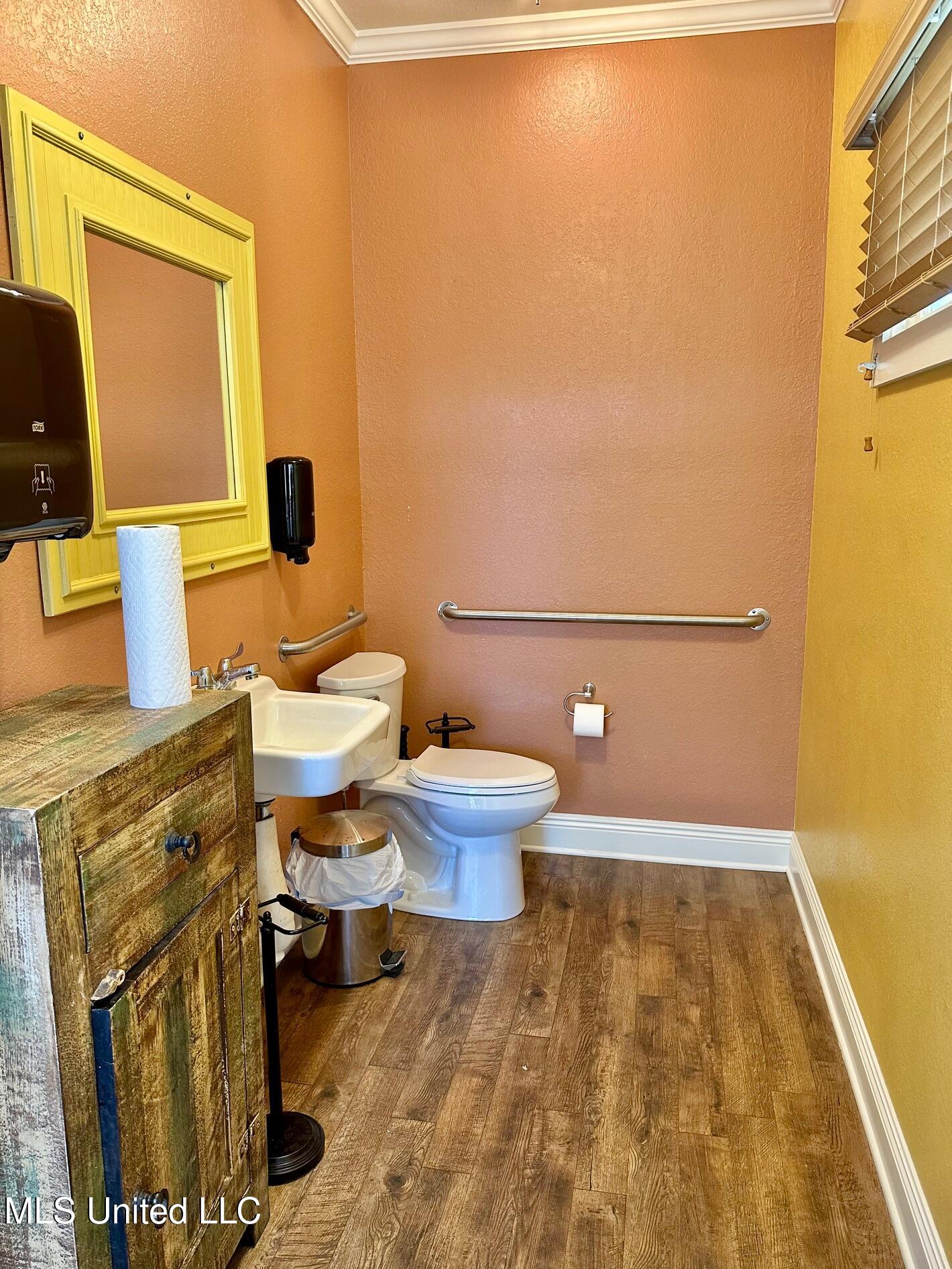 136 Main Street Property Photo 5