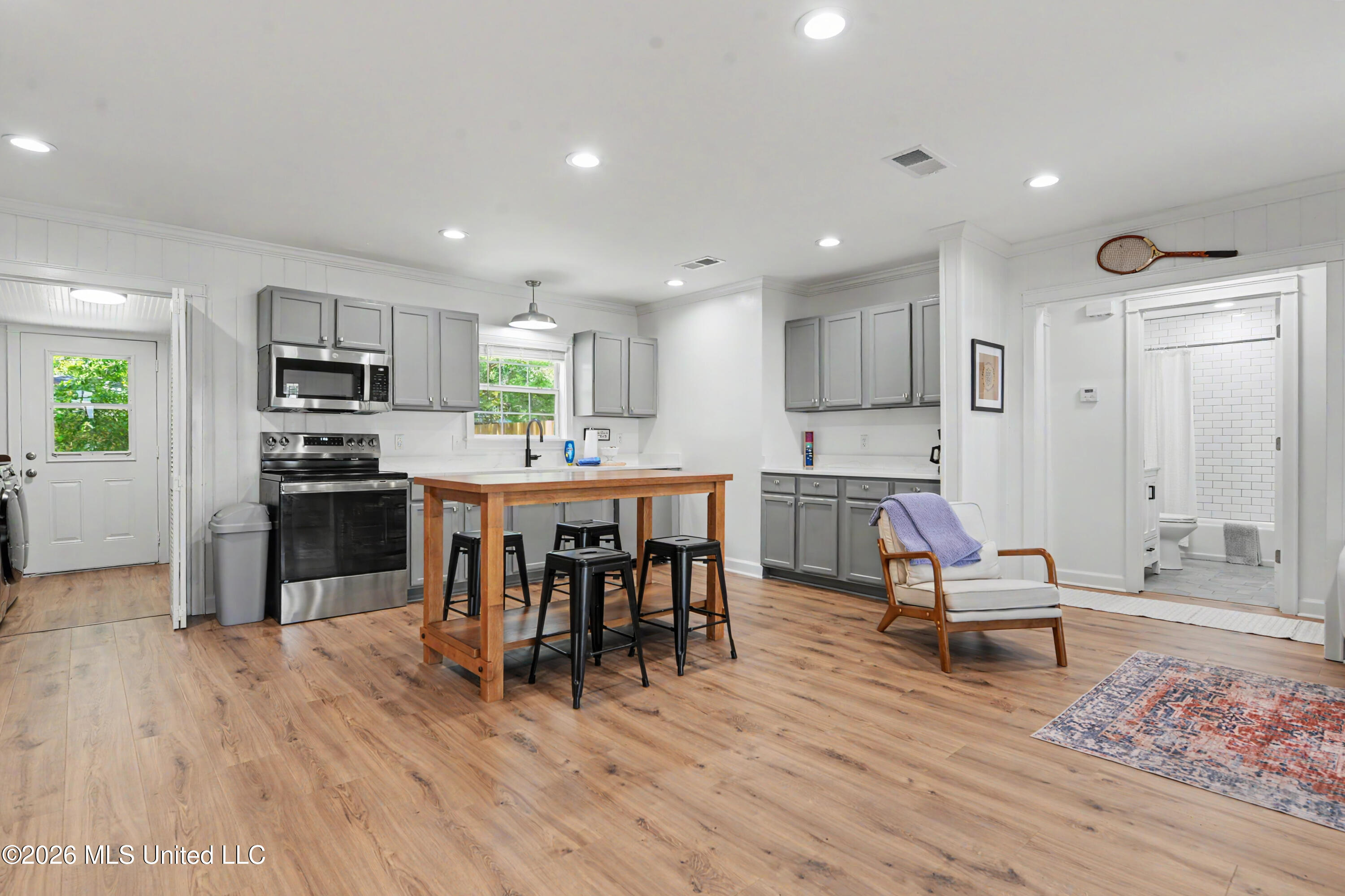 426 Demontluzin Avenue Property Photo 9