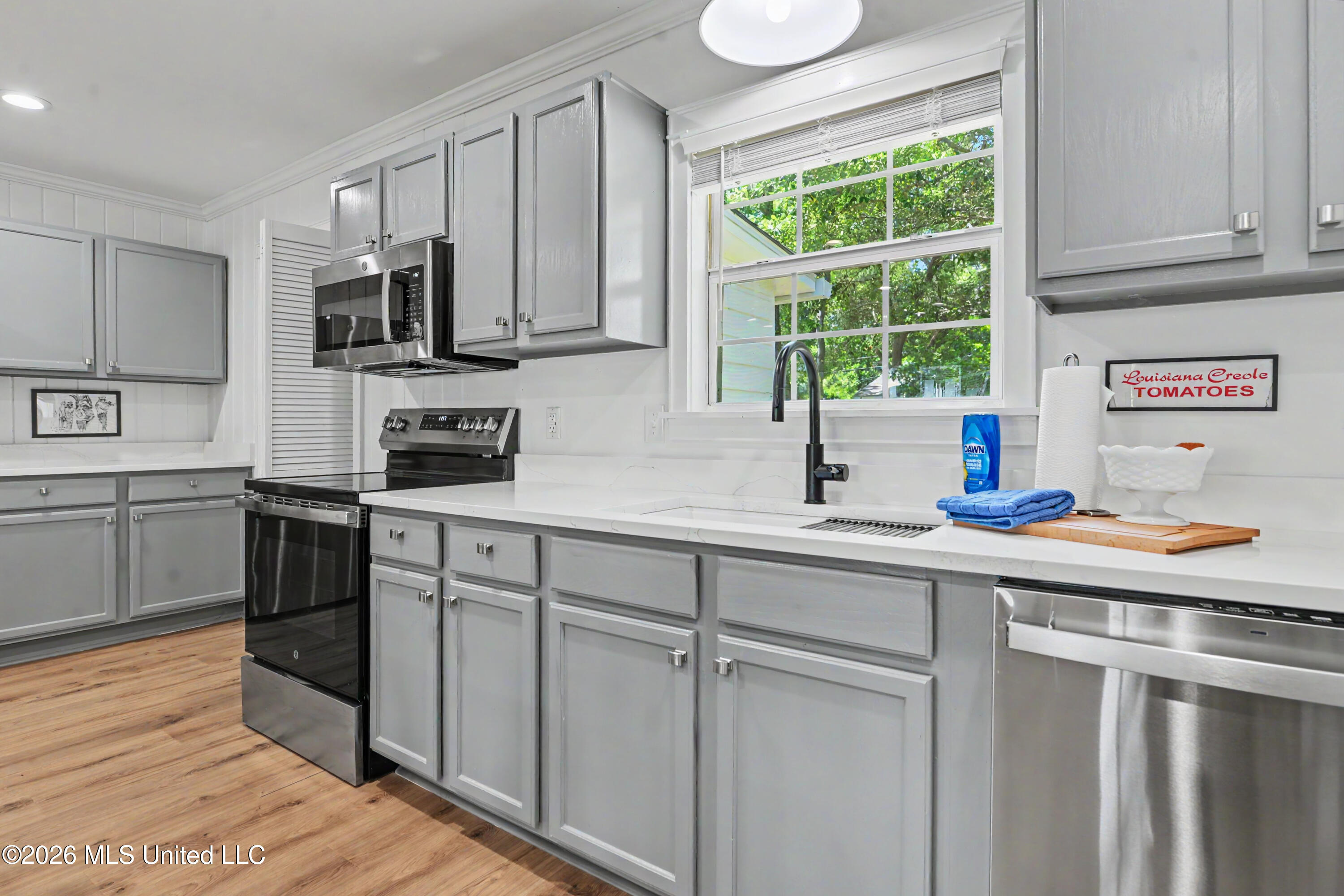426 Demontluzin Avenue Property Photo 14