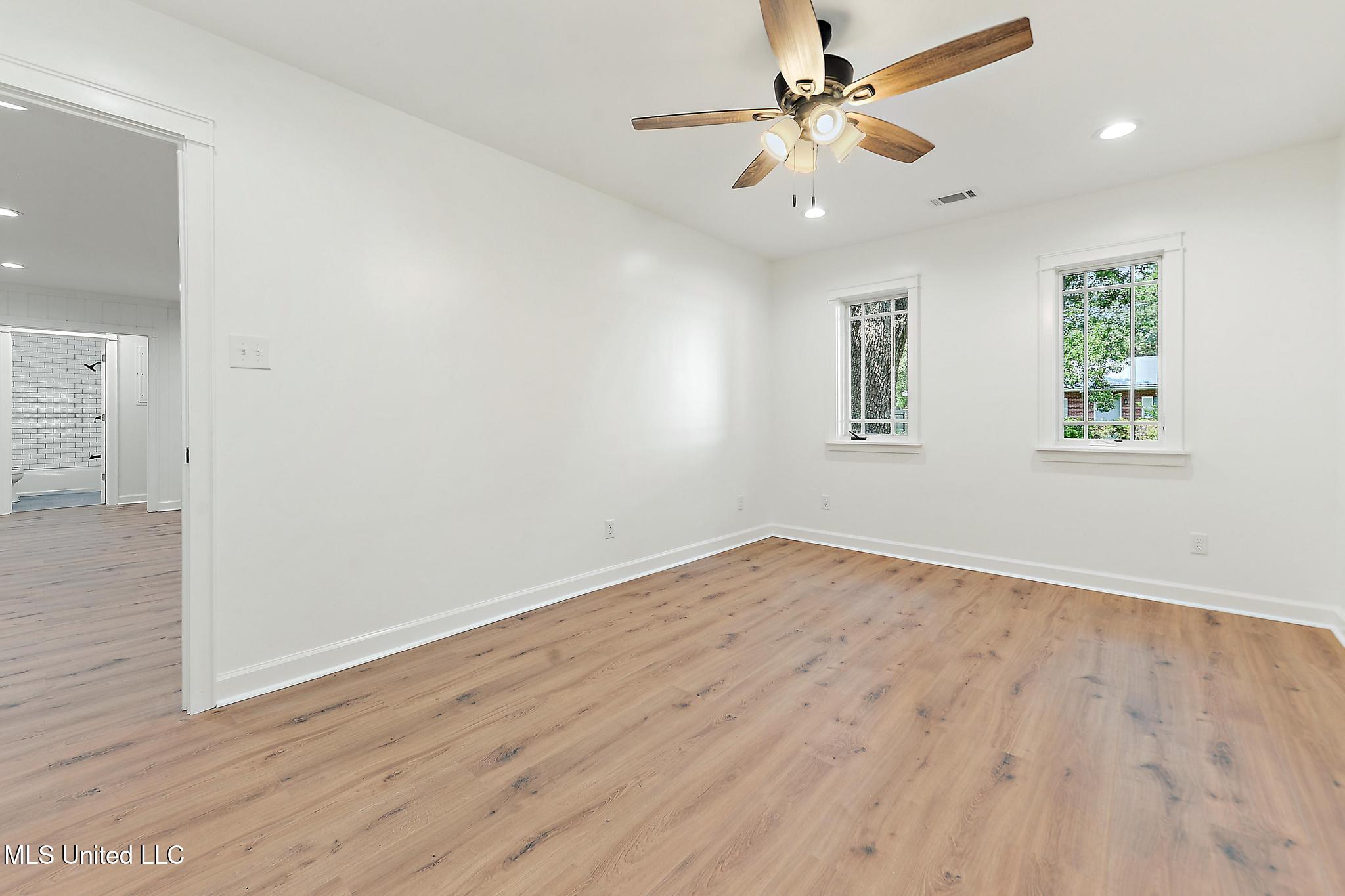 426 Demontluzin Avenue Property Photo 29