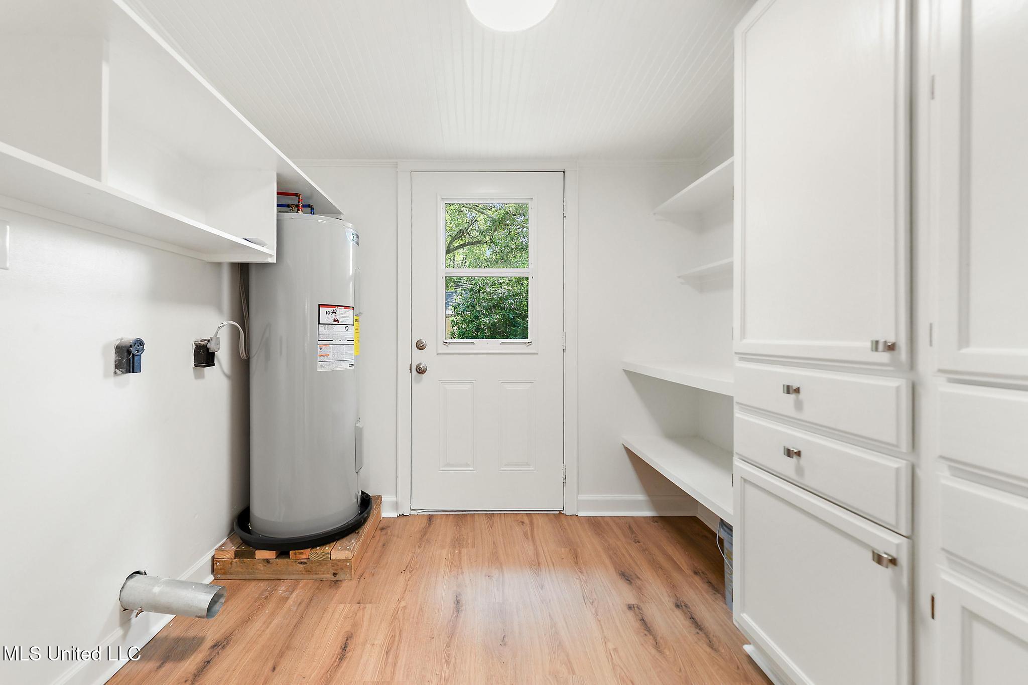 426 Demontluzin Avenue Property Photo 38