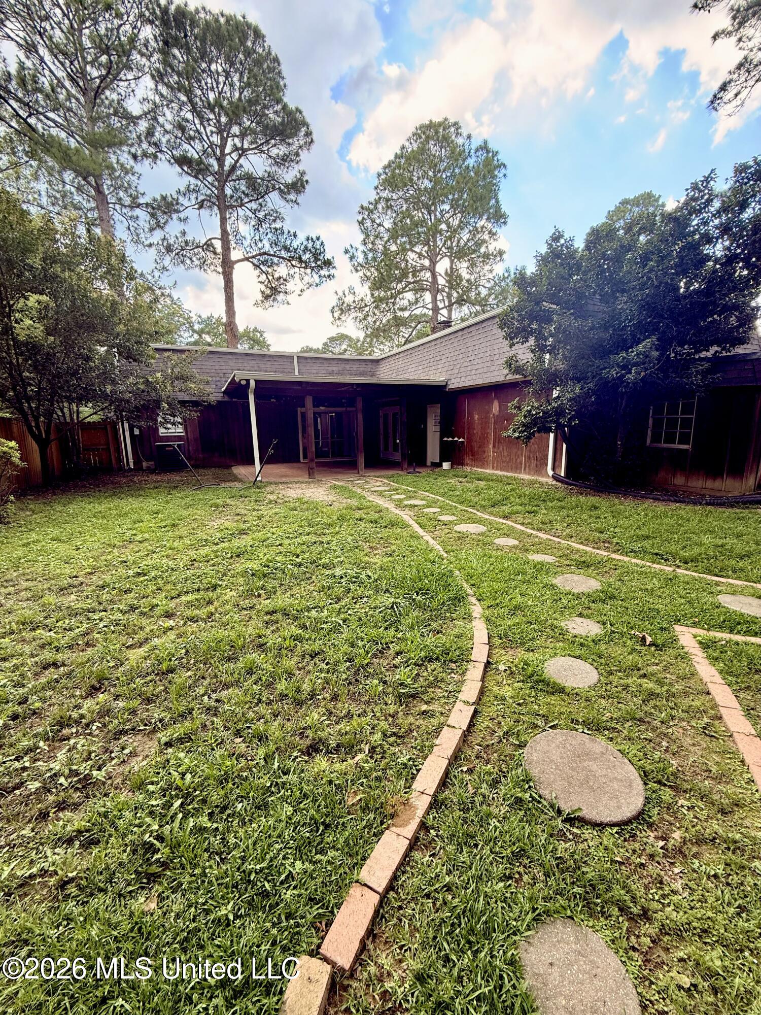 5230 Ridgewood Road Property Photo 2