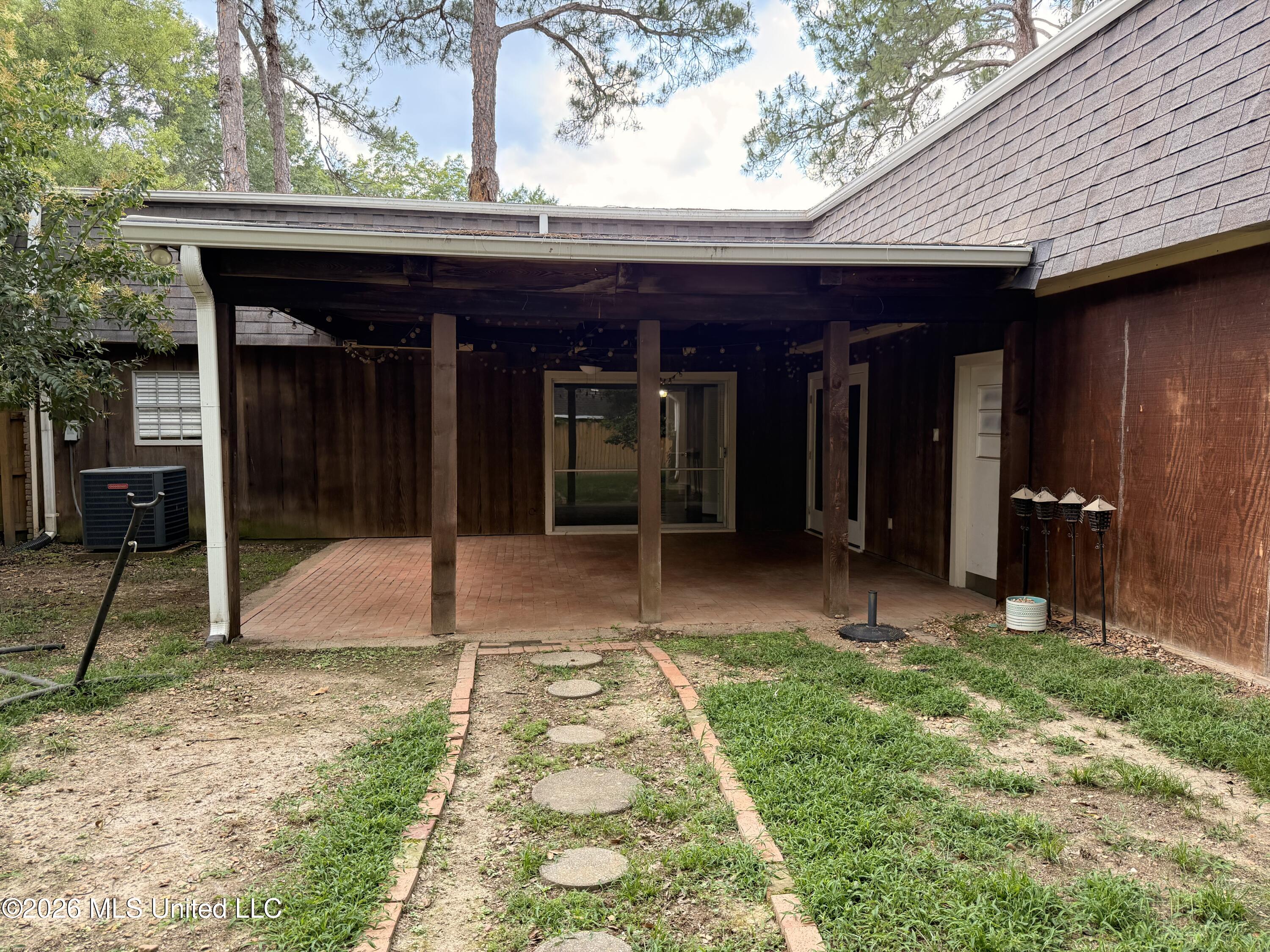 5230 Ridgewood Road Property Photo 3