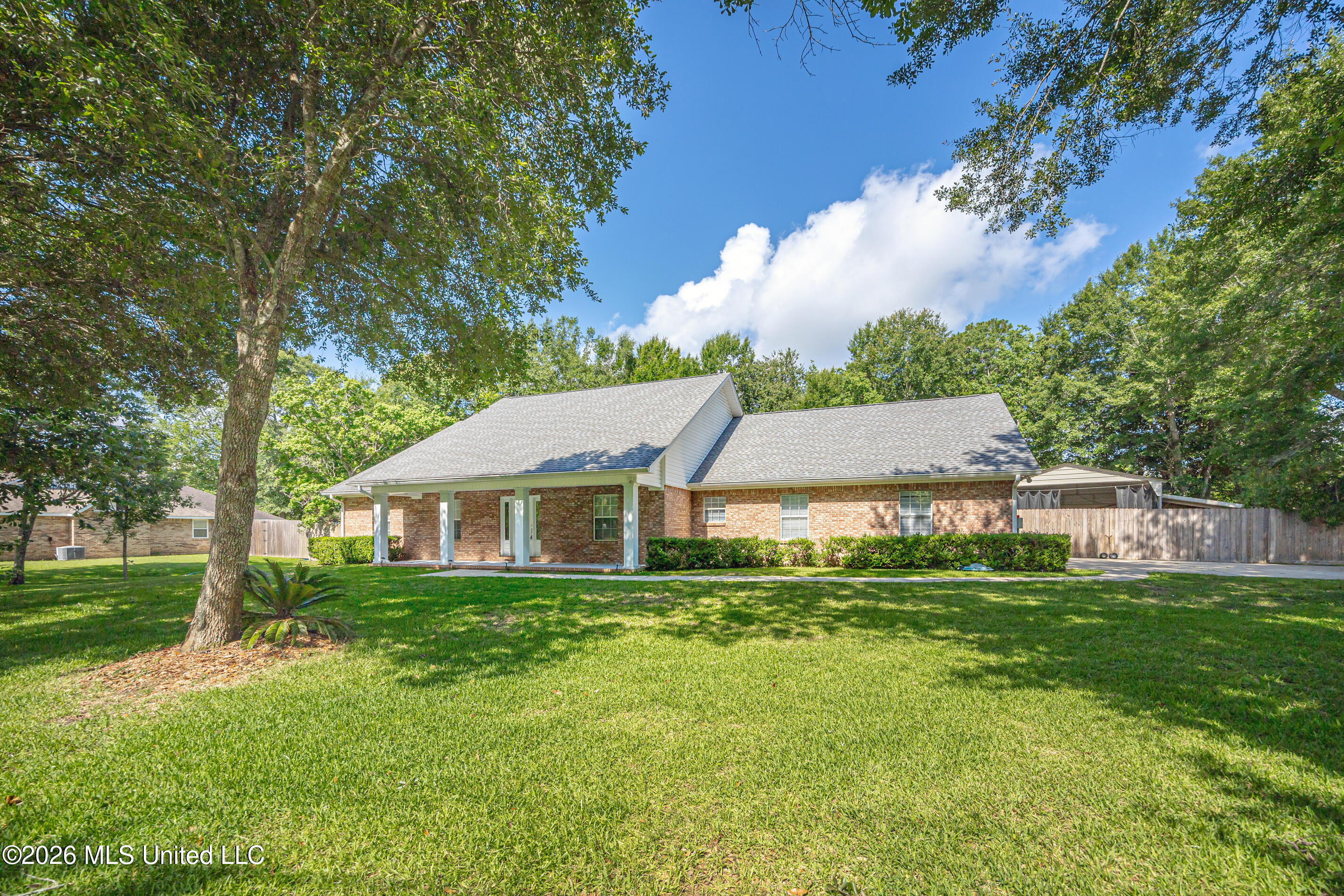 13813 Puerto Drive Property Photo 1