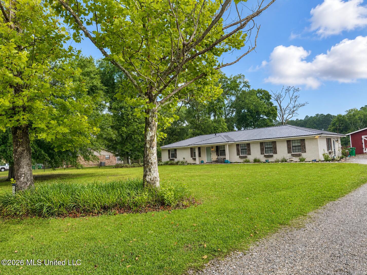 14704 Pine Ridge Road Property Photo 2