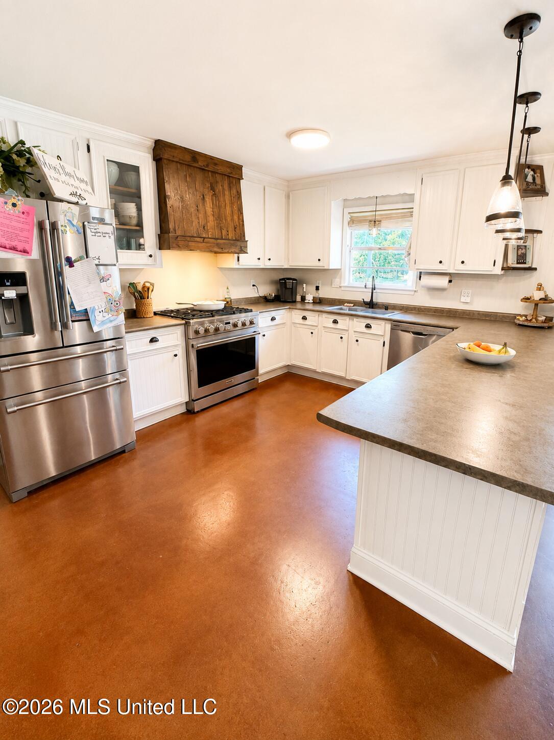 14704 Pine Ridge Road Property Photo 7