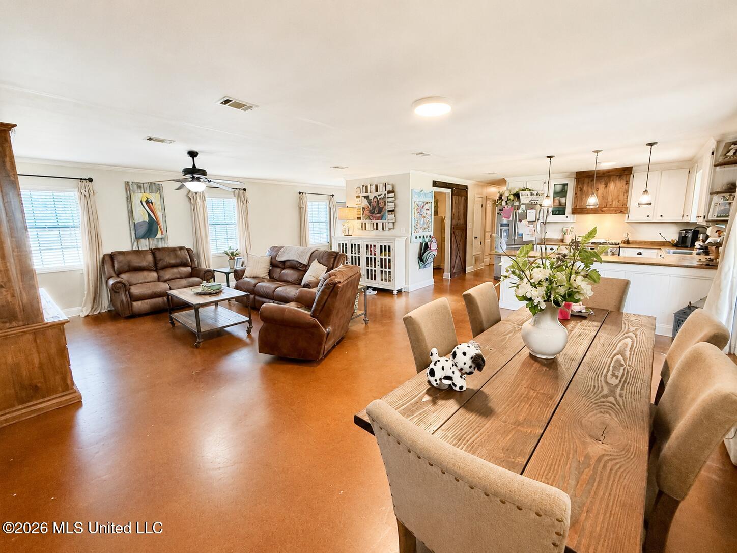14704 Pine Ridge Road Property Photo 9