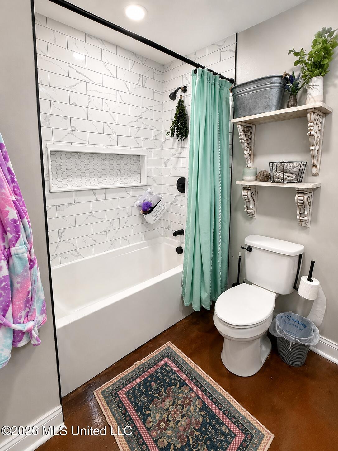 14704 Pine Ridge Road Property Photo 11