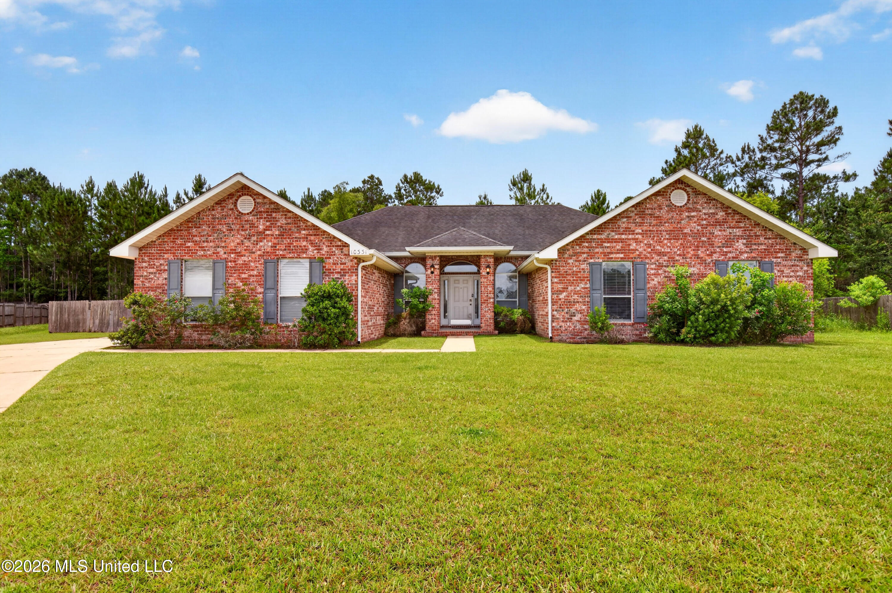 10331 Maple Cove Property Photo 3