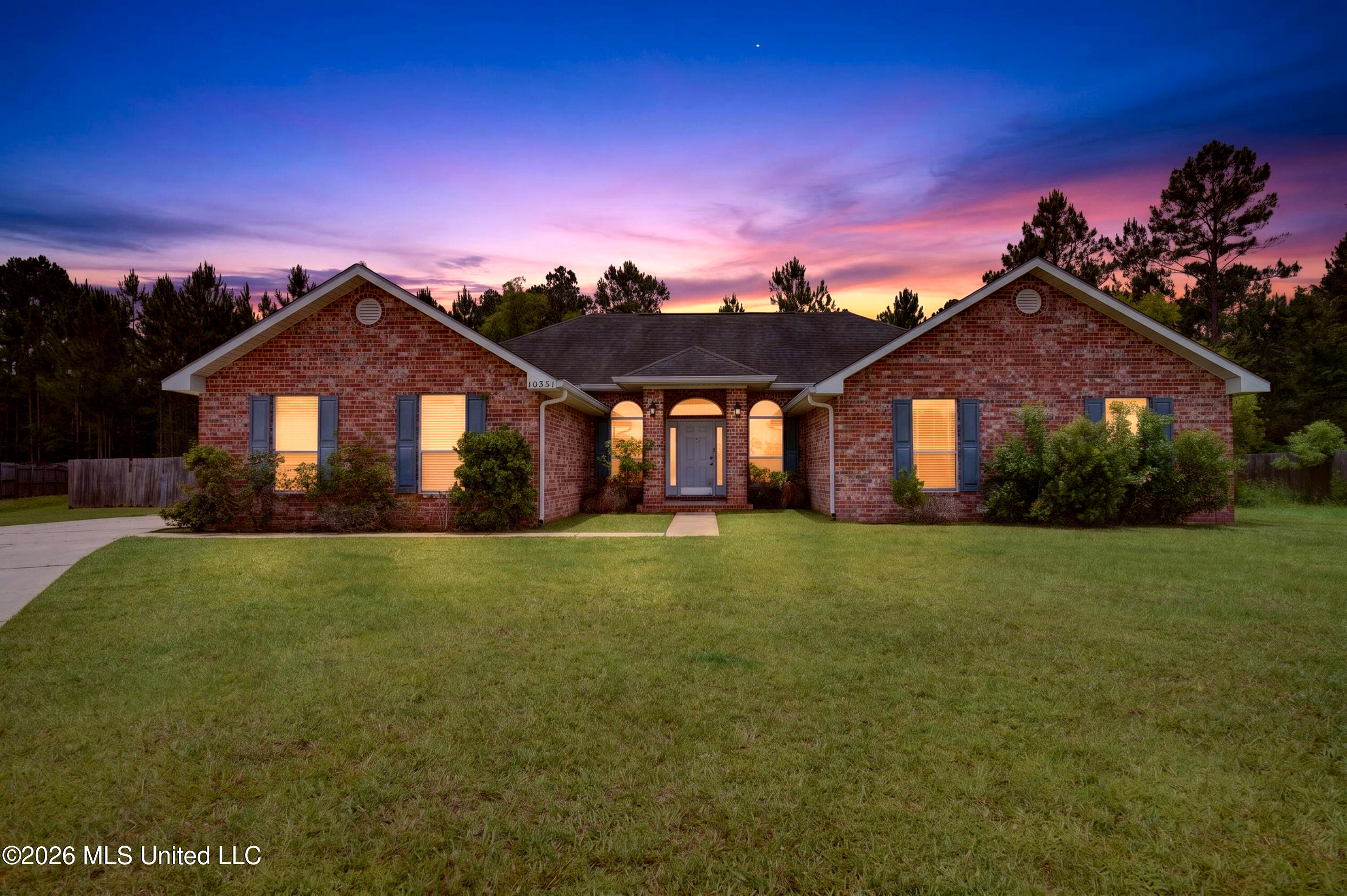 10331 Maple Cove Property Photo 5