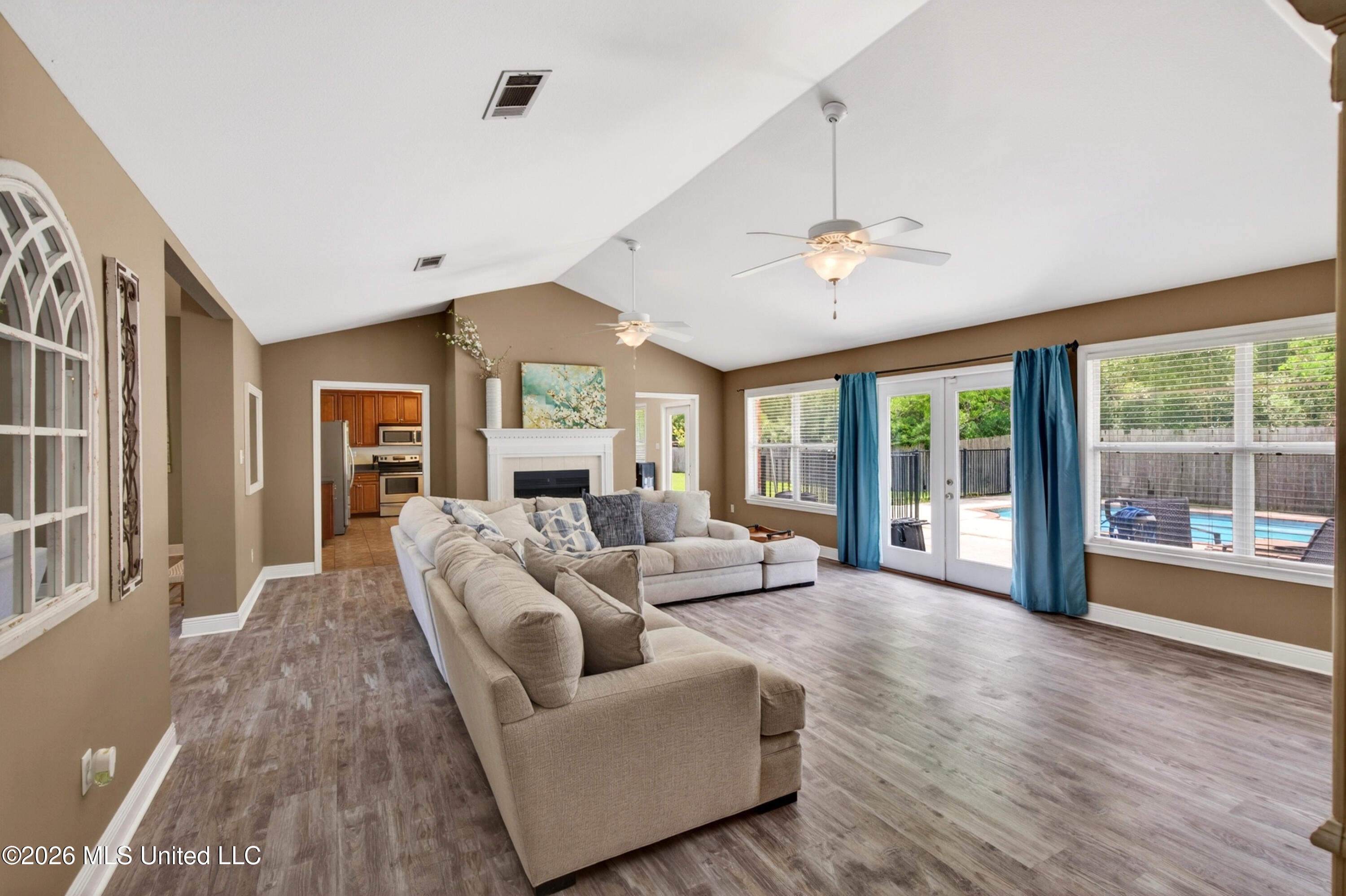 10331 Maple Cove Property Photo 12
