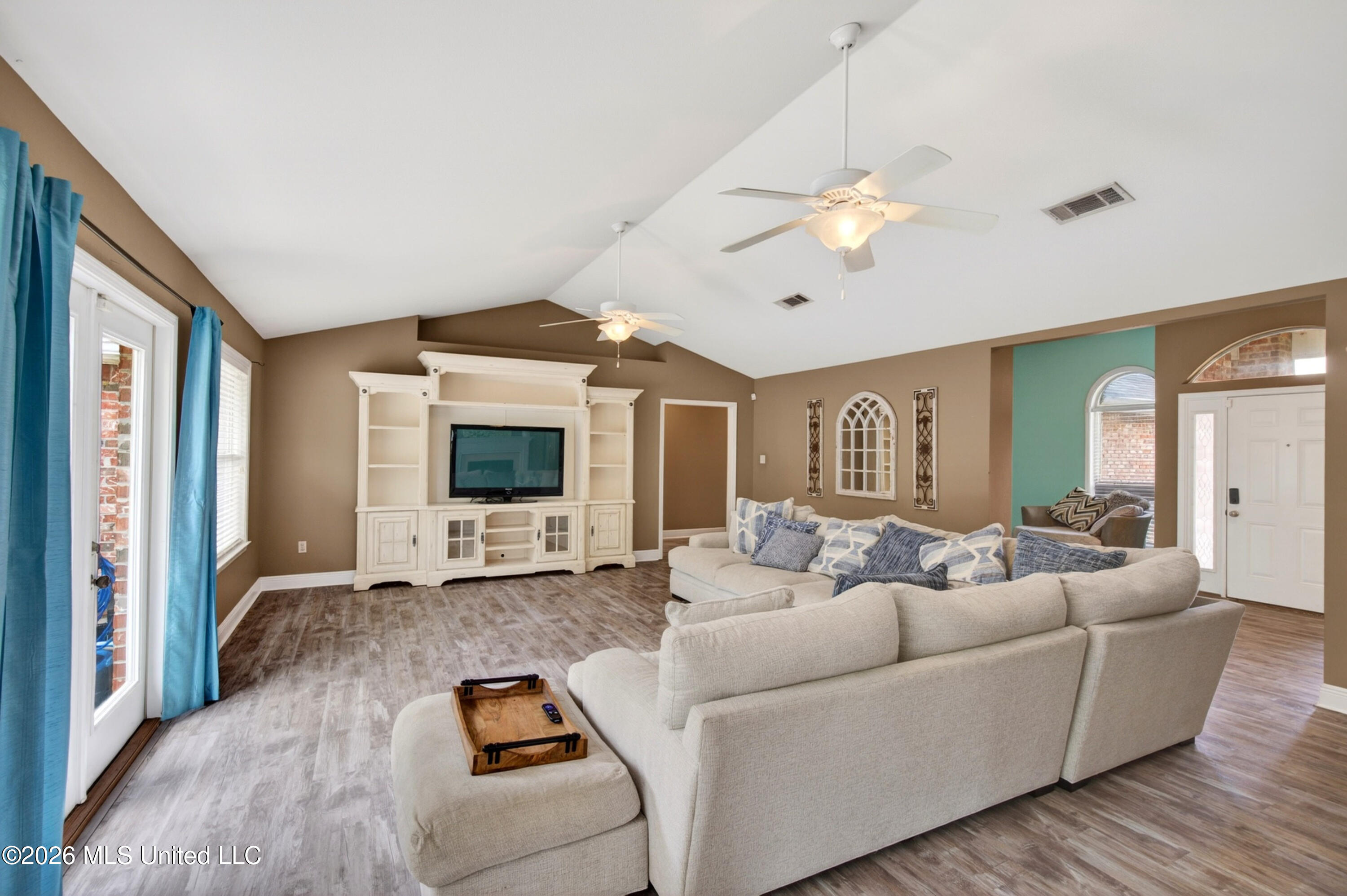 10331 Maple Cove Property Photo 14