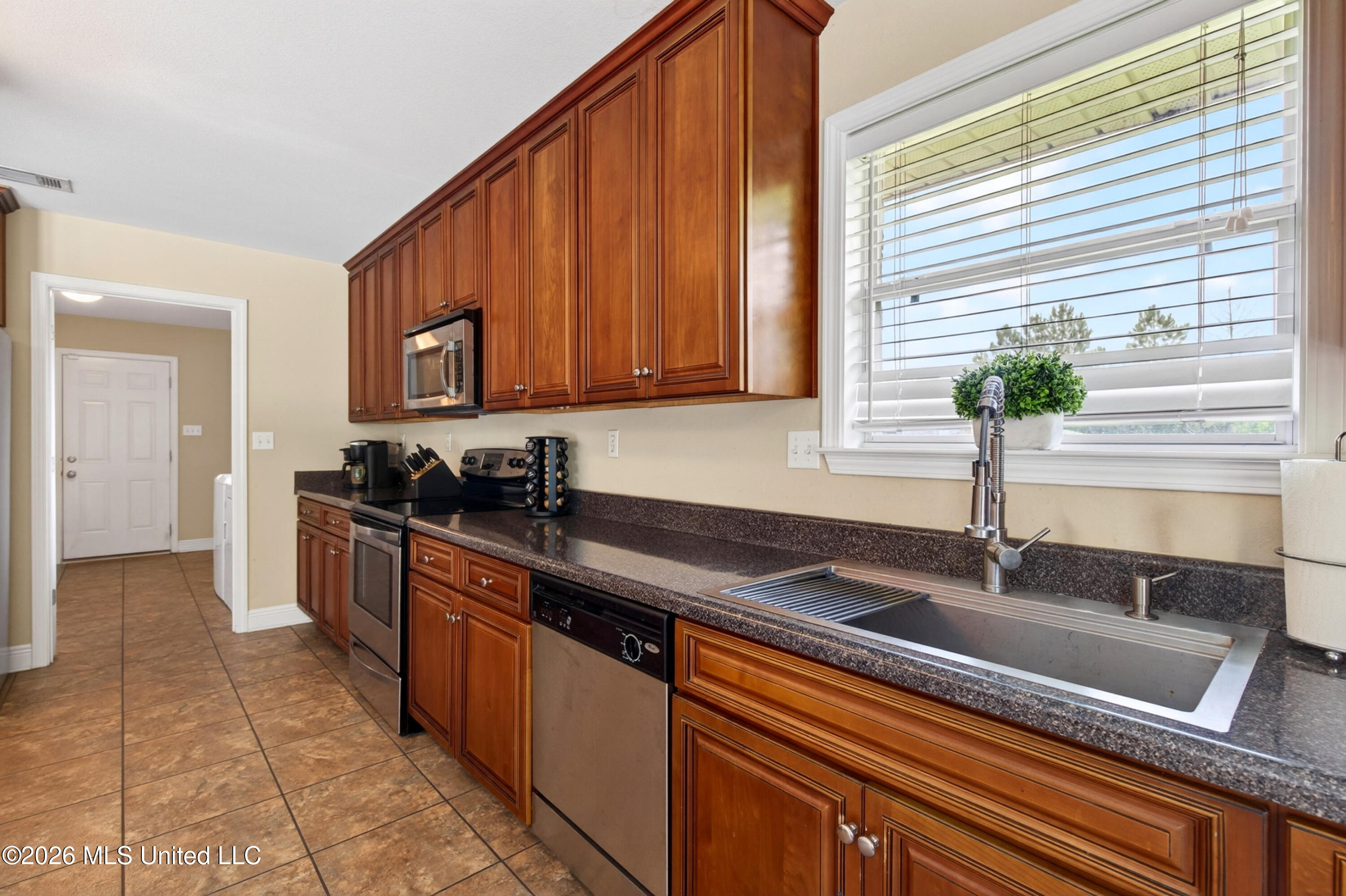 10331 Maple Cove Property Photo 18