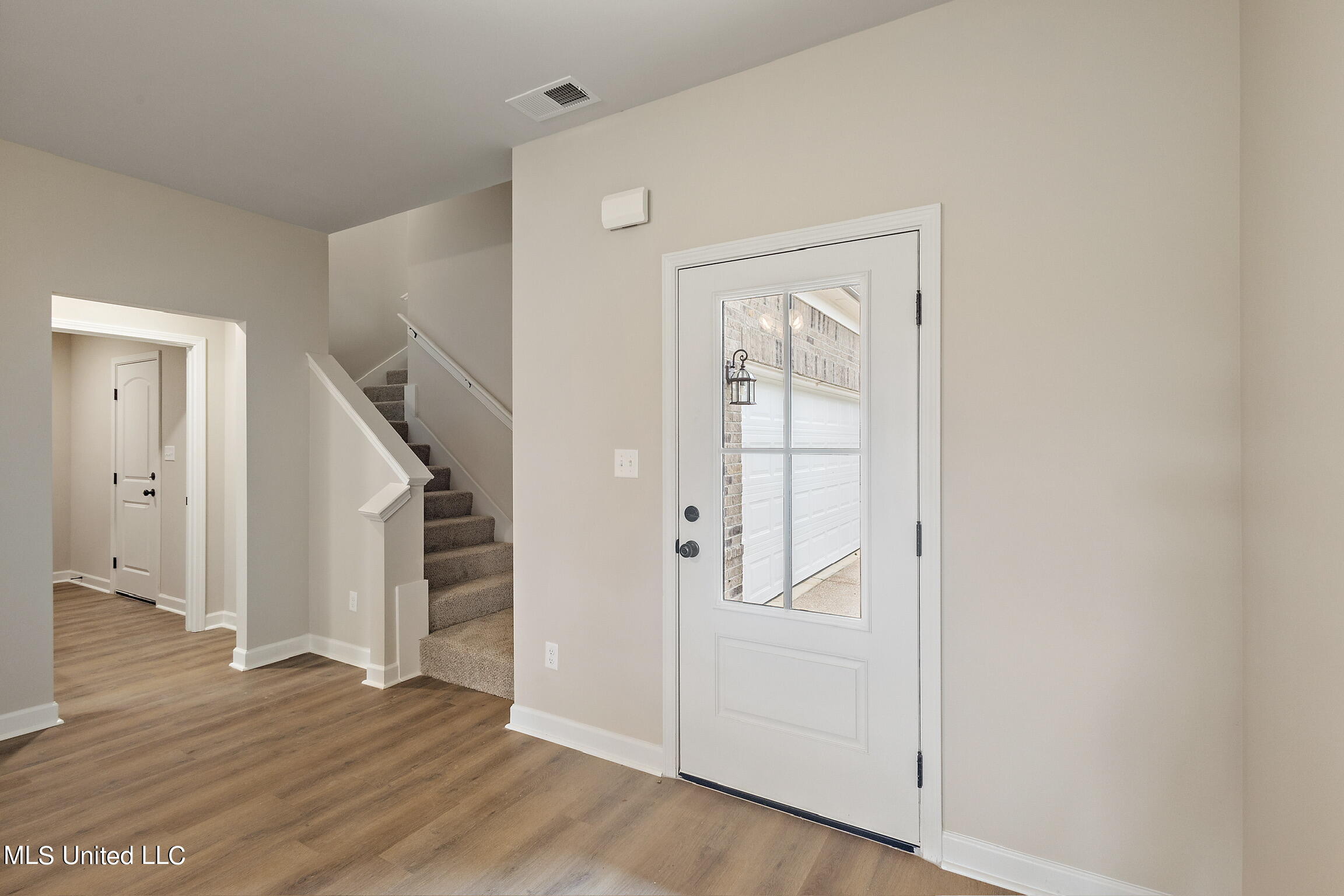 6519 Benjamin Cove Property Photo 5