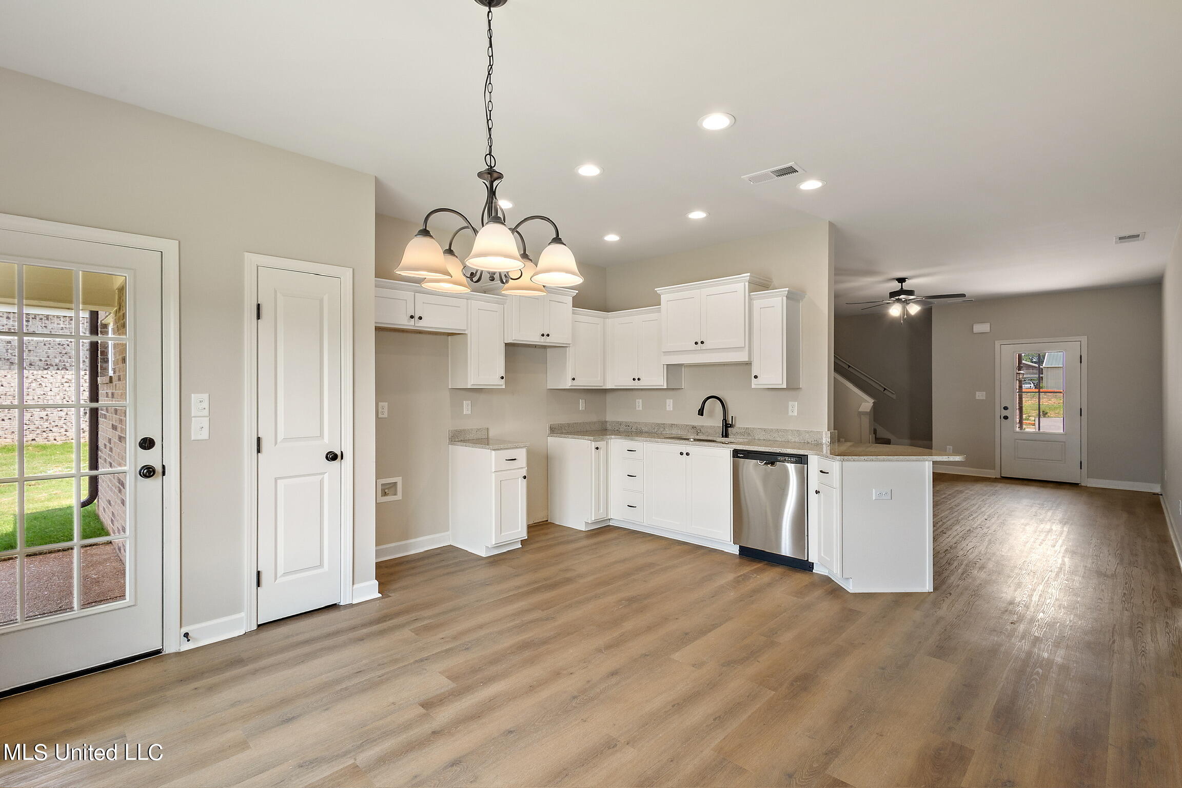 6519 Benjamin Cove Property Photo 14