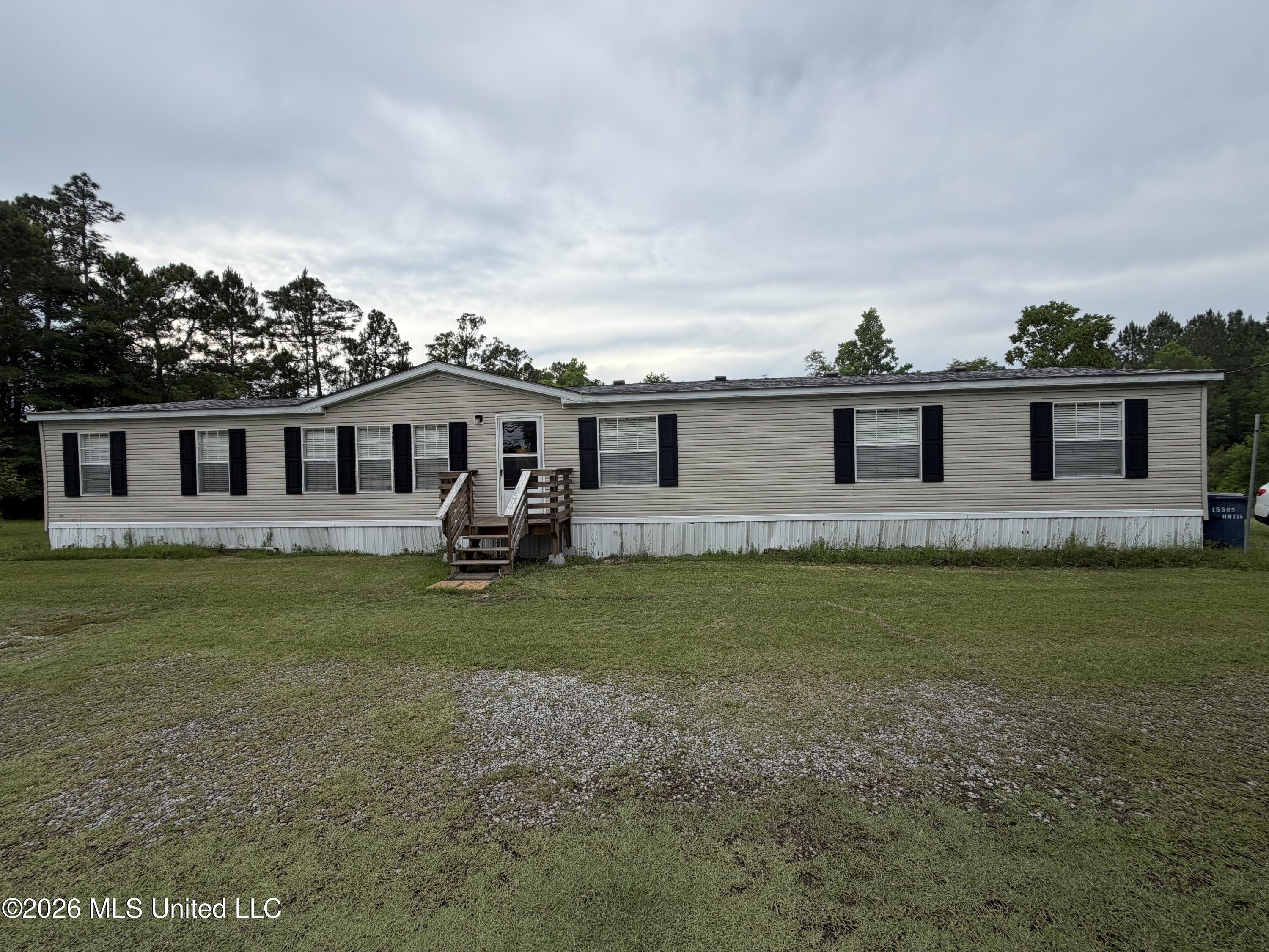 15566 Highway 15 Boulevard Property Photo 1