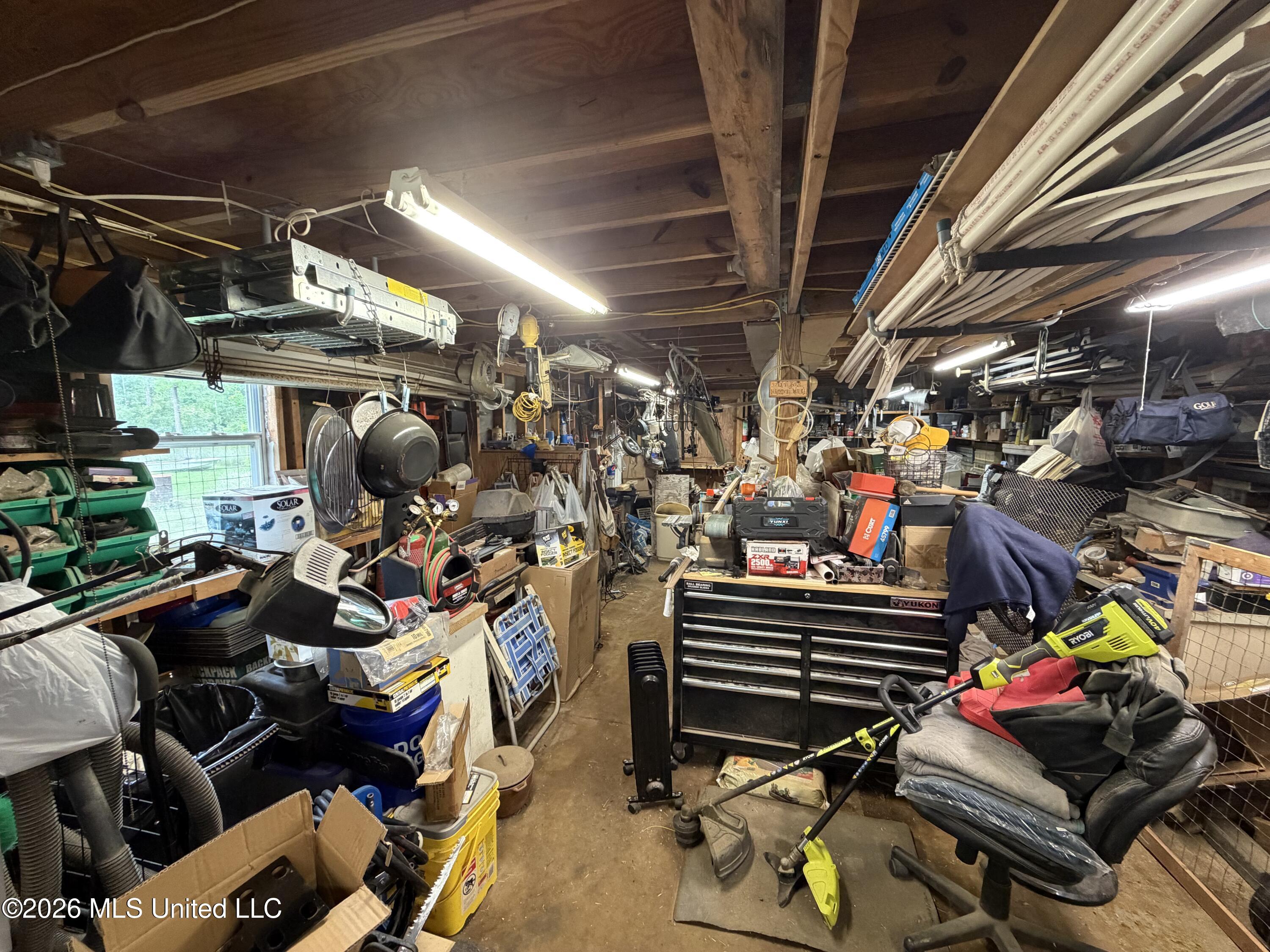 15566 Highway 15 Boulevard Property Photo 10