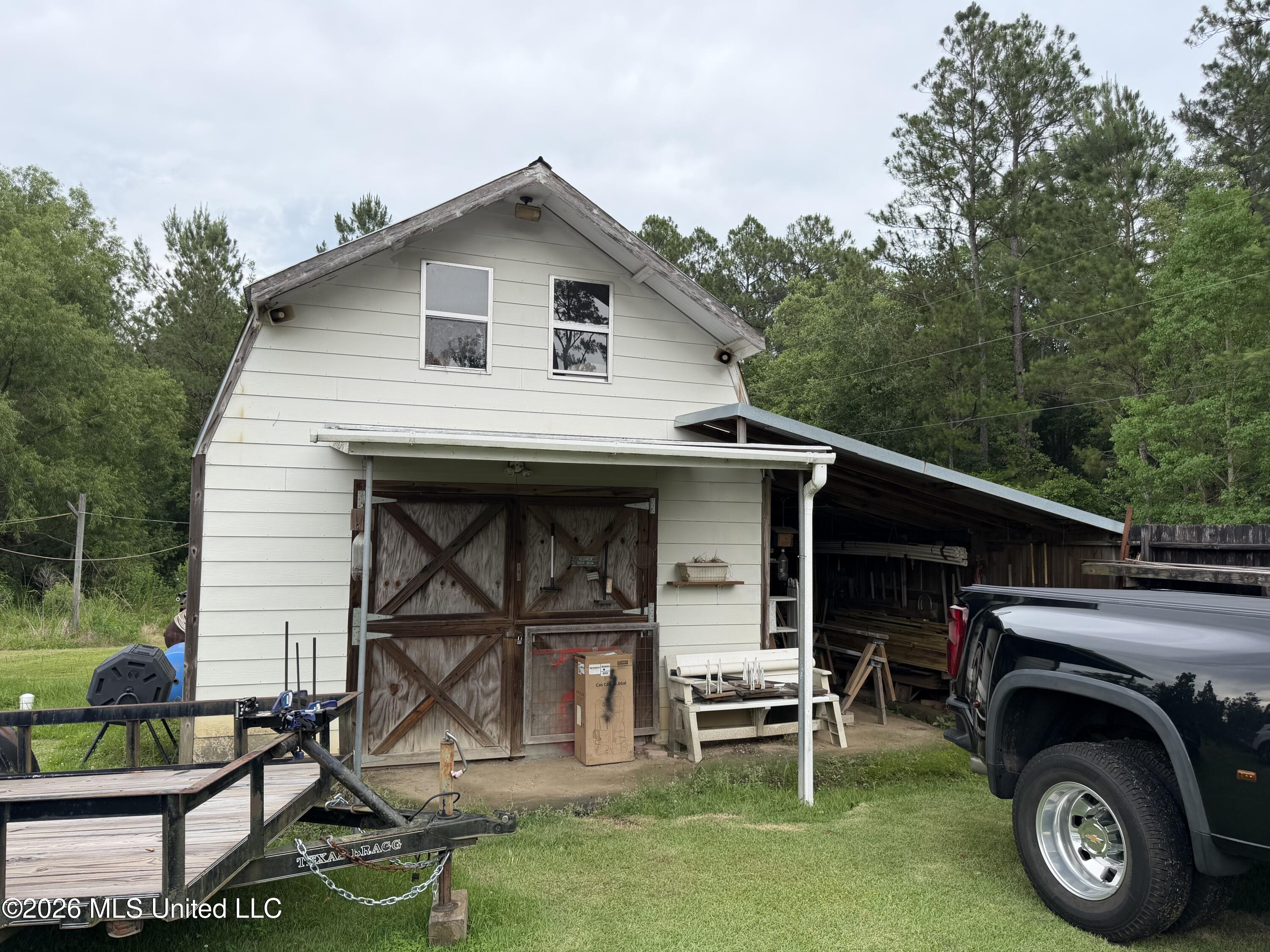 15566 Highway 15 Boulevard Property Photo 12