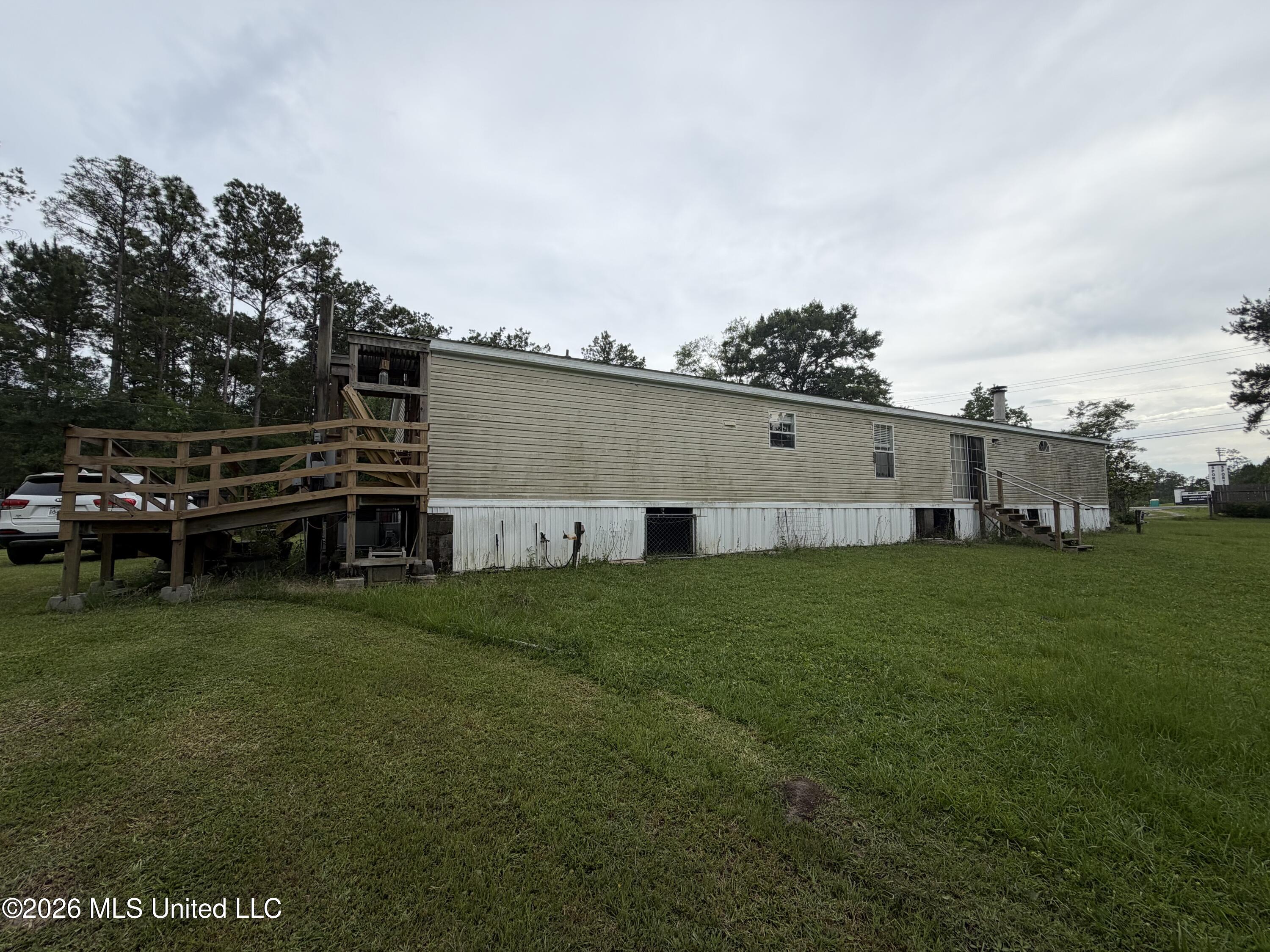 15566 Highway 15 Boulevard Property Photo 16