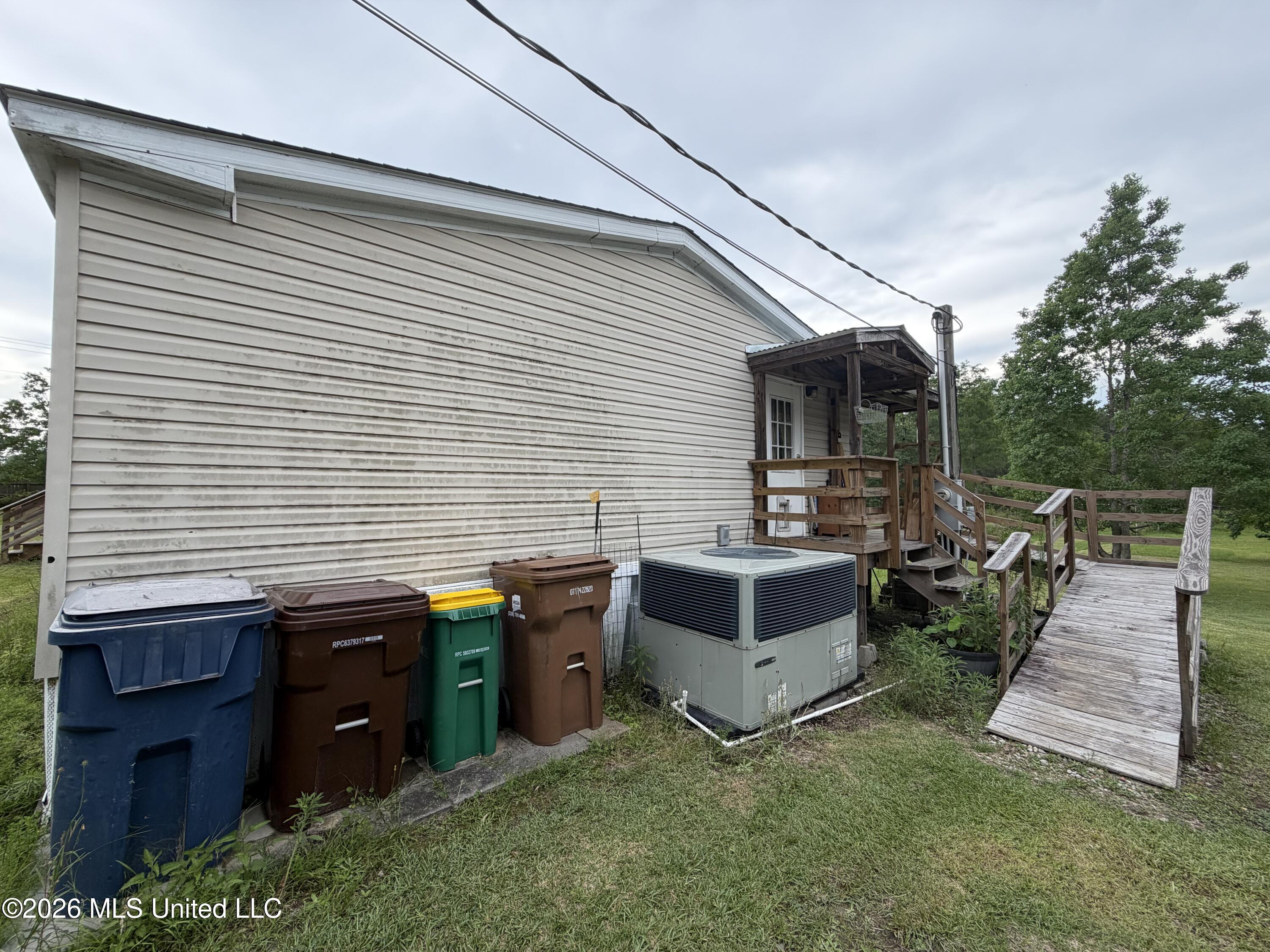 15566 Highway 15 Boulevard Property Photo 17