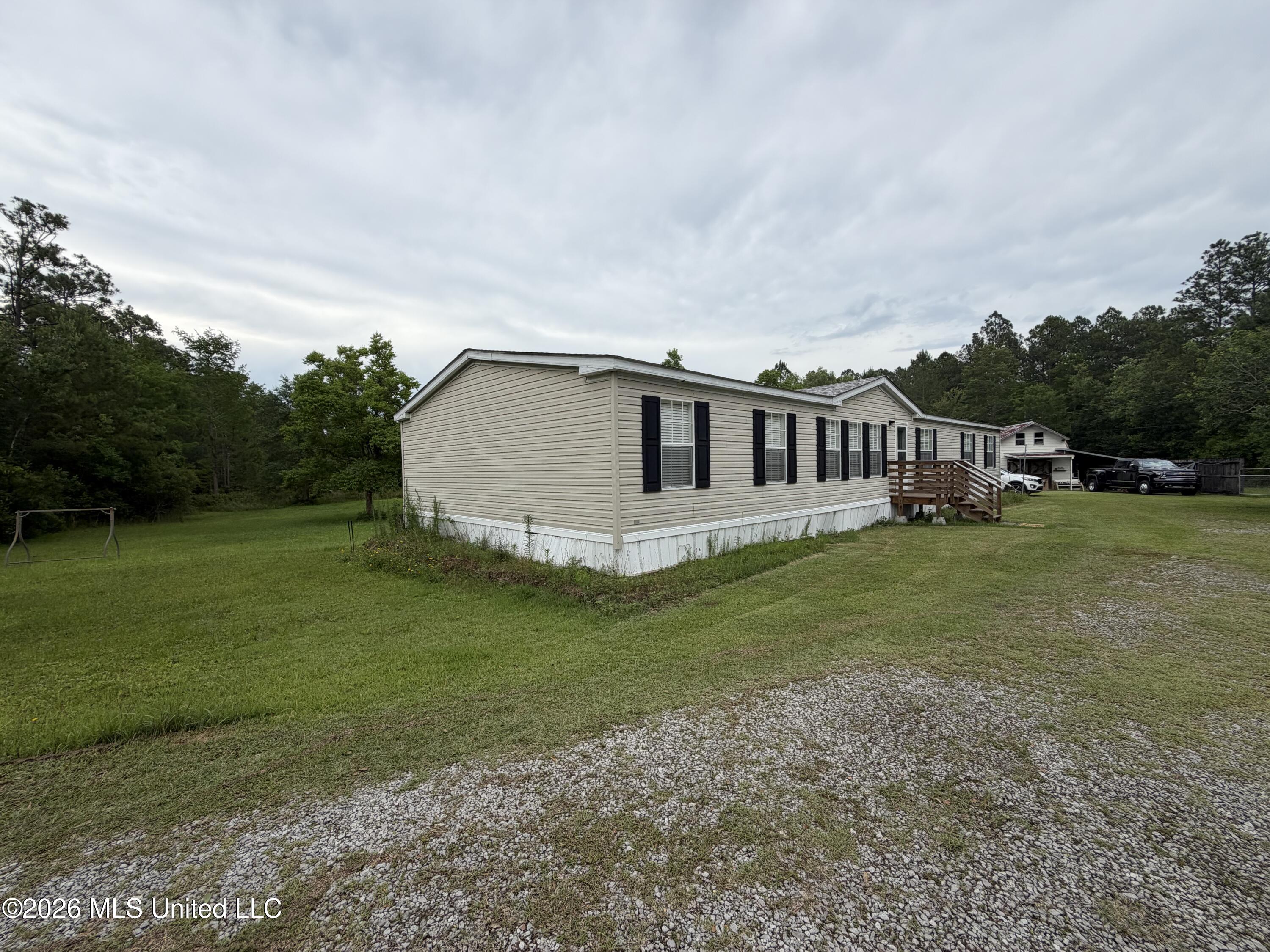 15566 Highway 15 Boulevard Property Photo 18