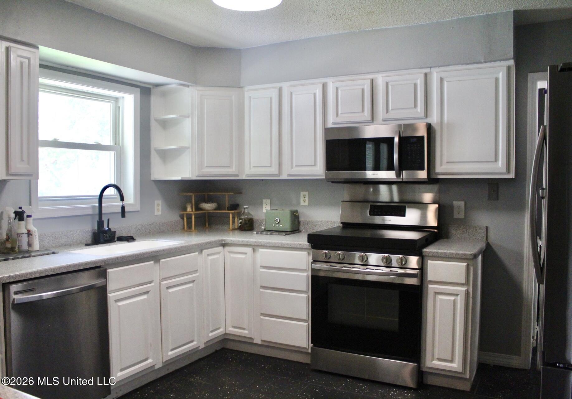 10198 Gorenflo Road Property Photo 6