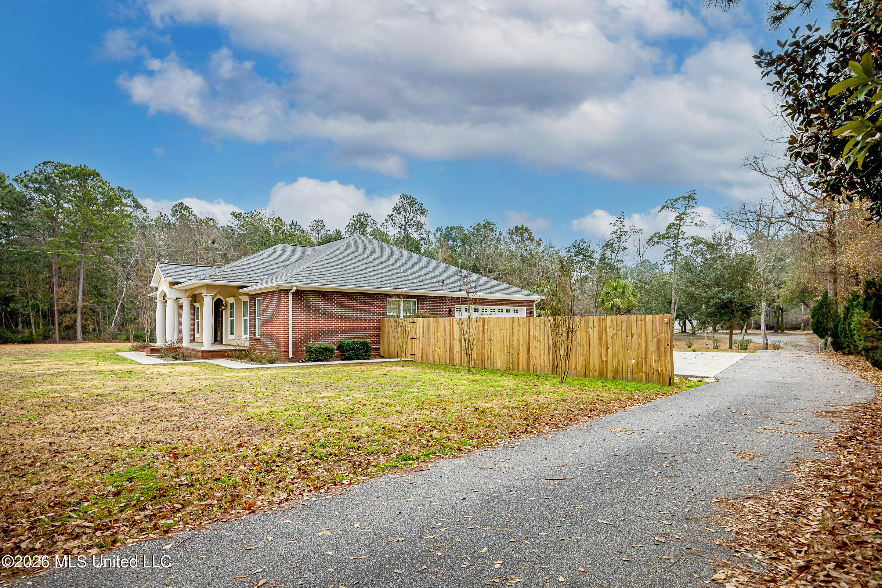 5851 Old Spanish Trail Property Photo 3