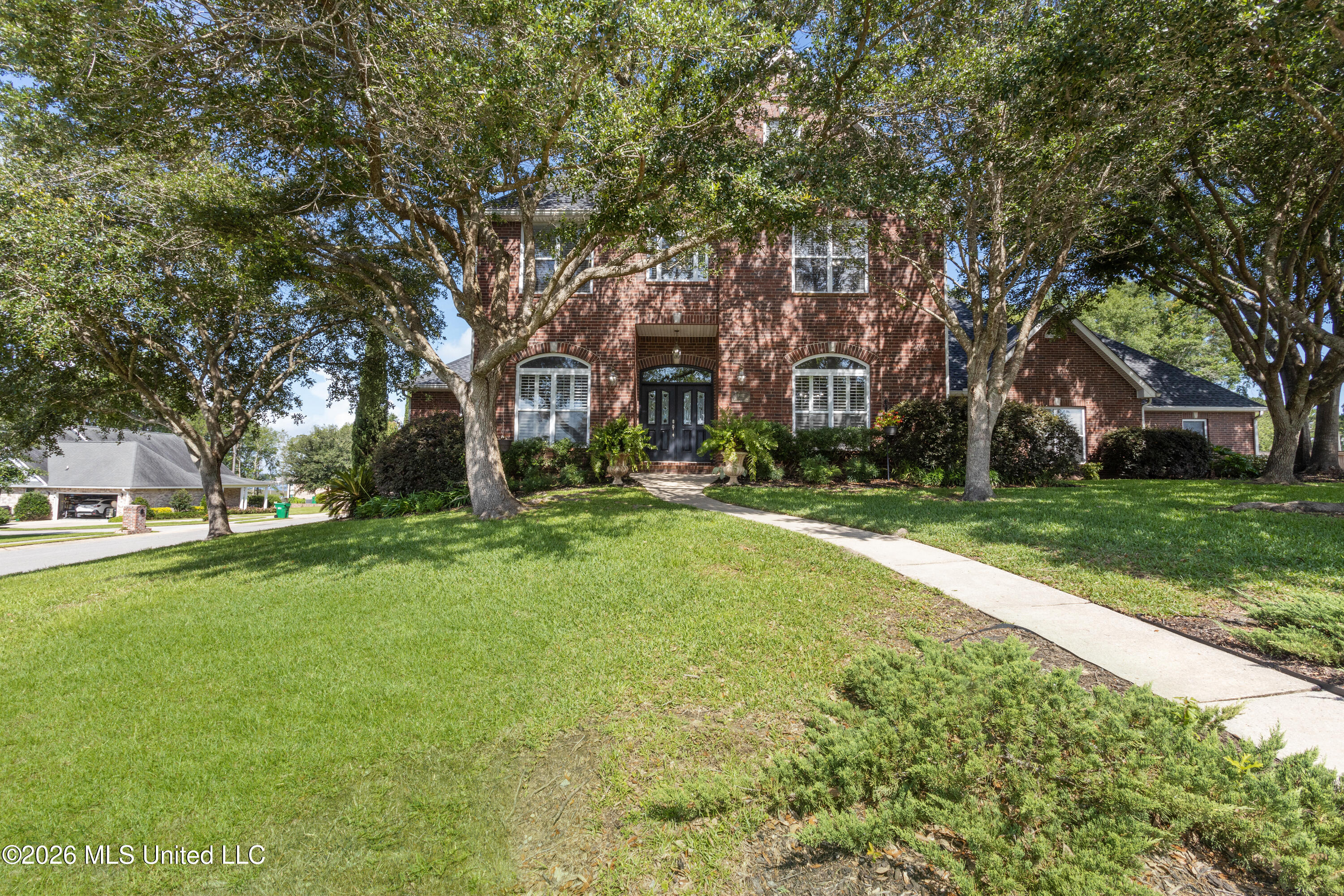 9912 Mockingbird Circle Property Photo 1