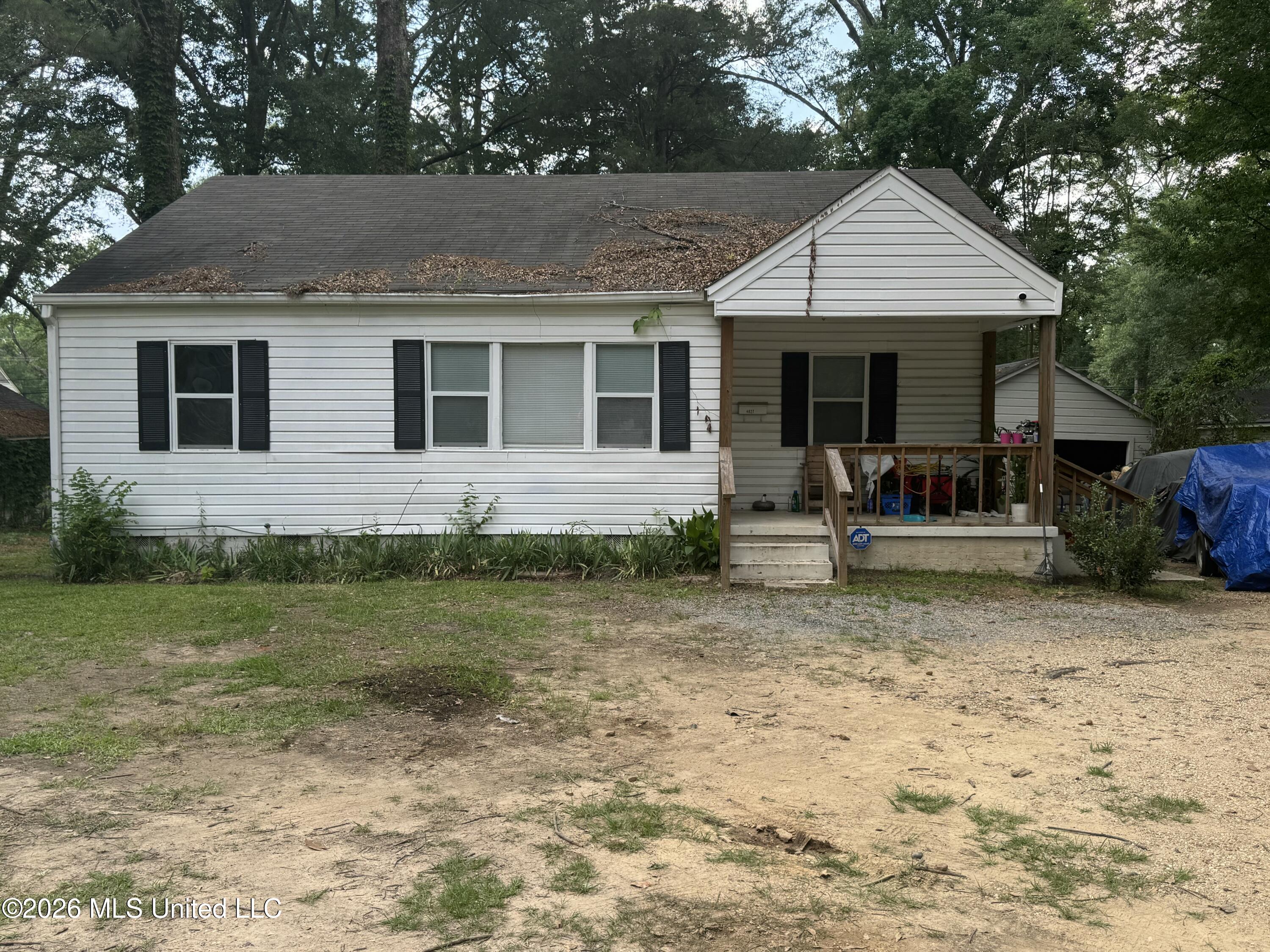 4827 Windermere Terrace Property Photo 1