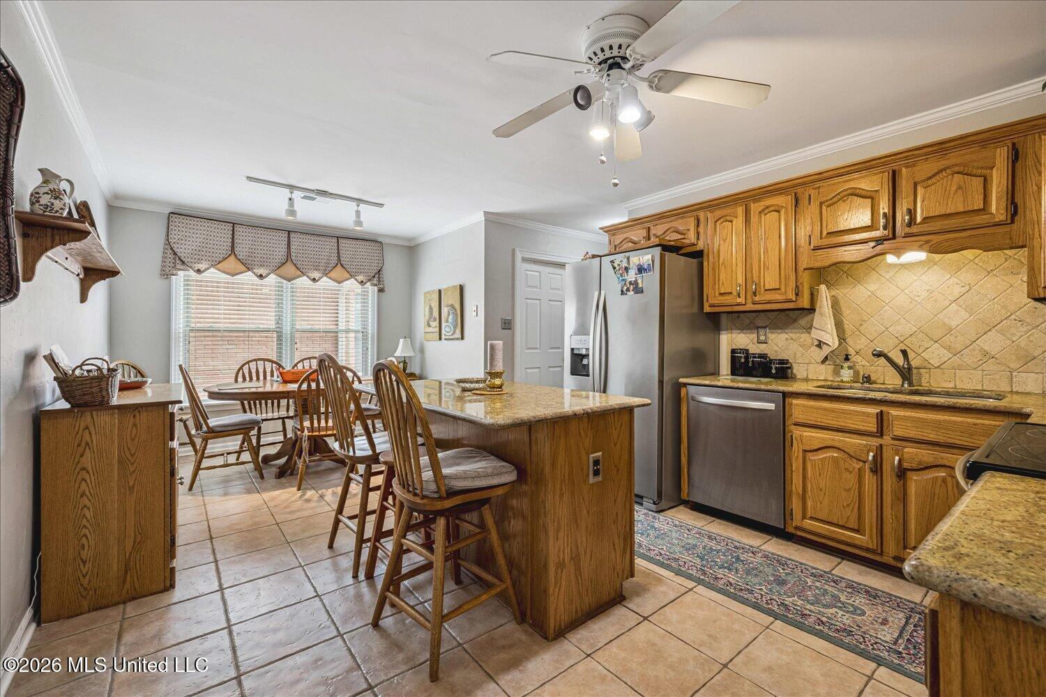 6595 Masters Drive Property Photo 9