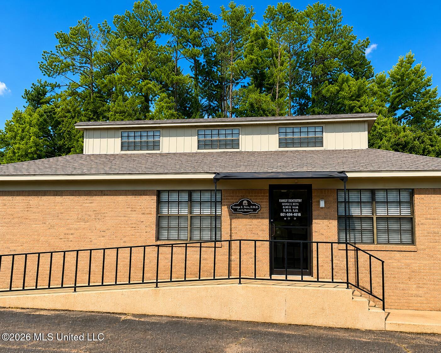 108 Trade Center Lane Property Photo 1