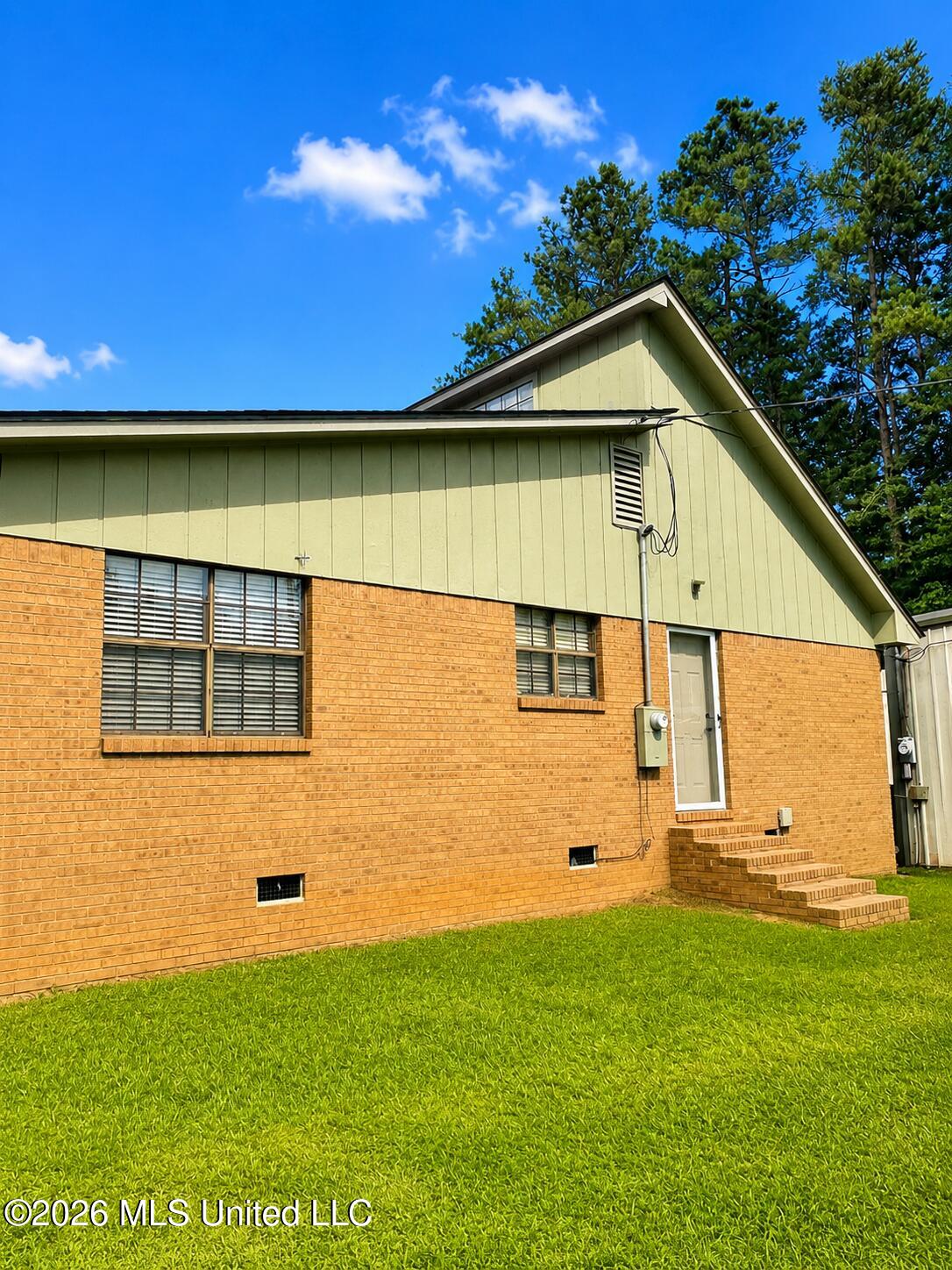 108 Trade Center Lane Property Photo 11