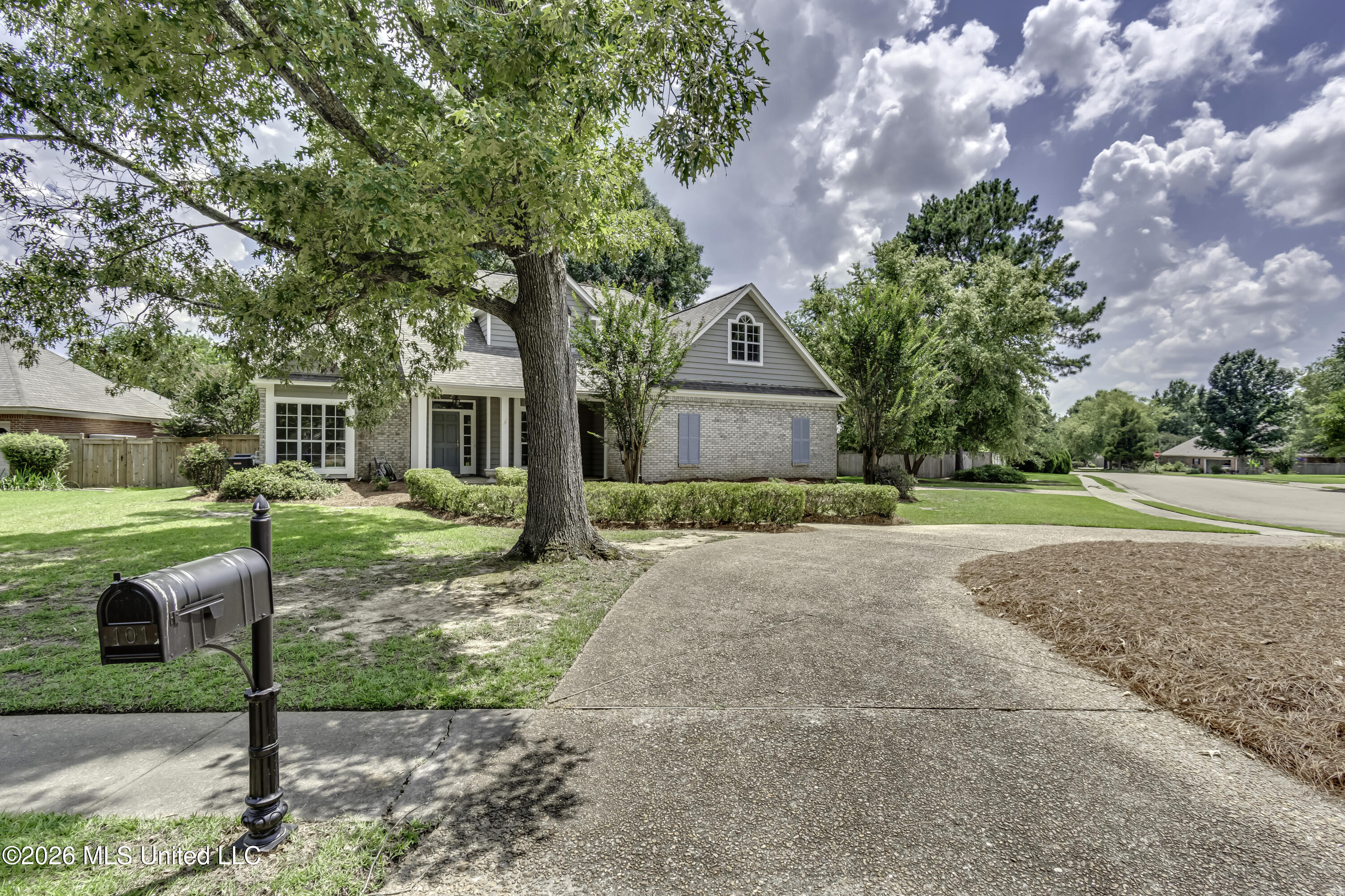 101 Darrowsby Place Property Photo 3