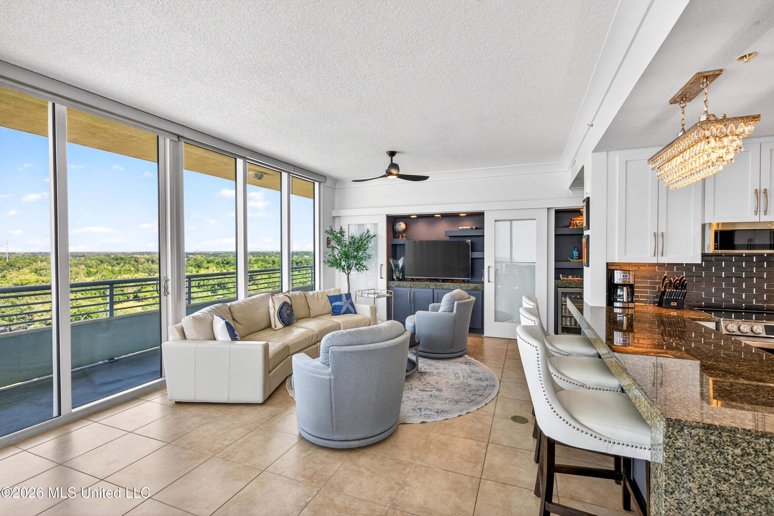 2060 Beach Boulevard Property Photo 9